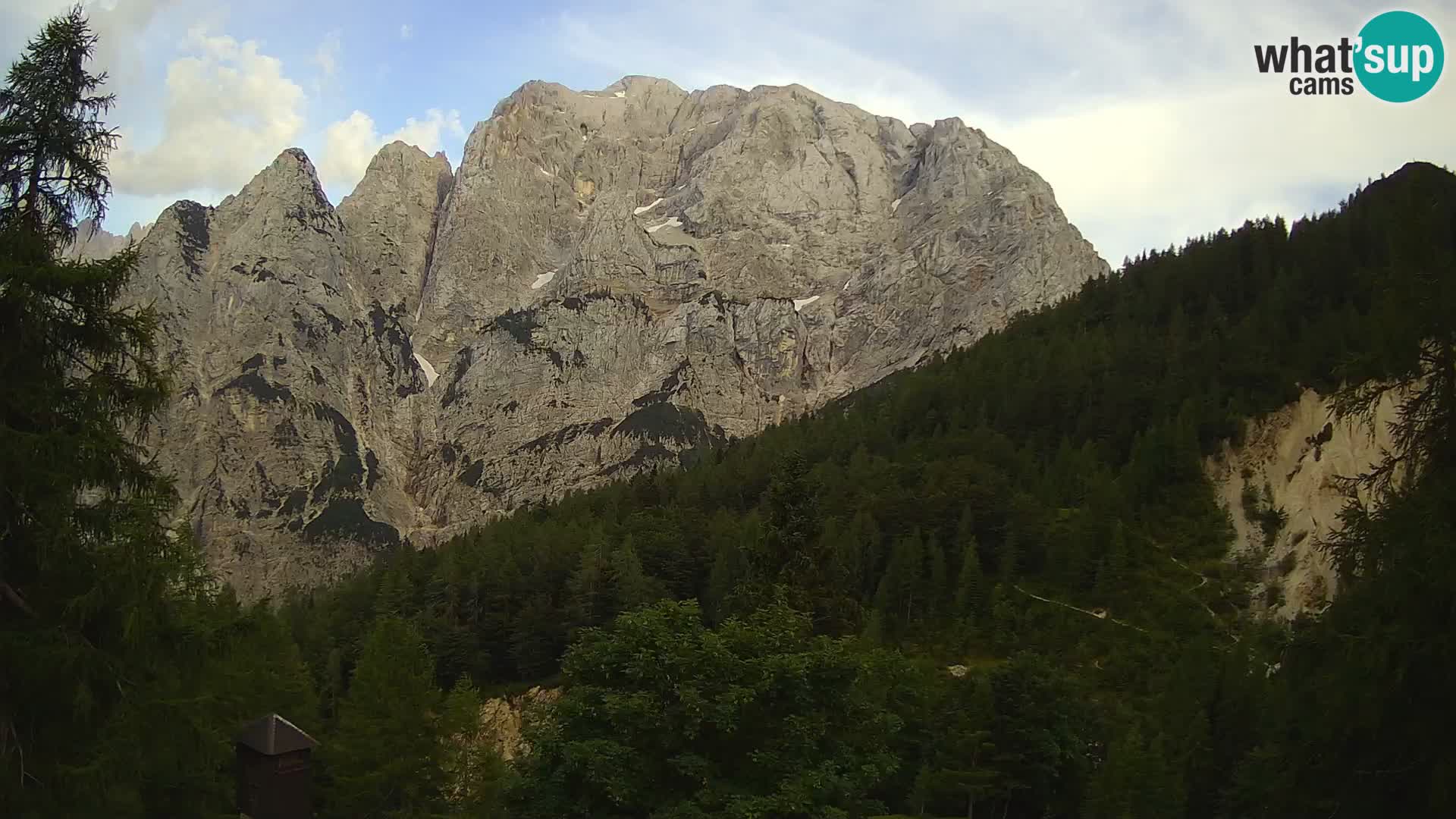 Vršič LIVE webcam Erjavčeva house – view to PRISOJNIK – Slovenia