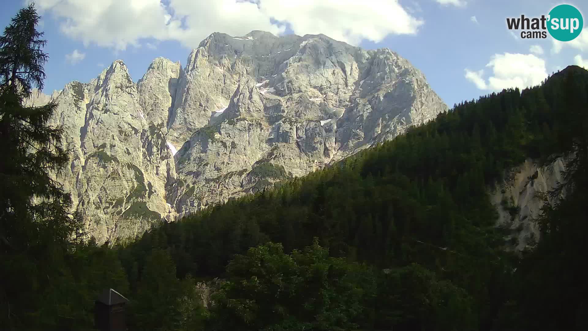 Vršič LIVE webcam casa Erjavčeva – vista sul PRISOJNIK – Slovenia