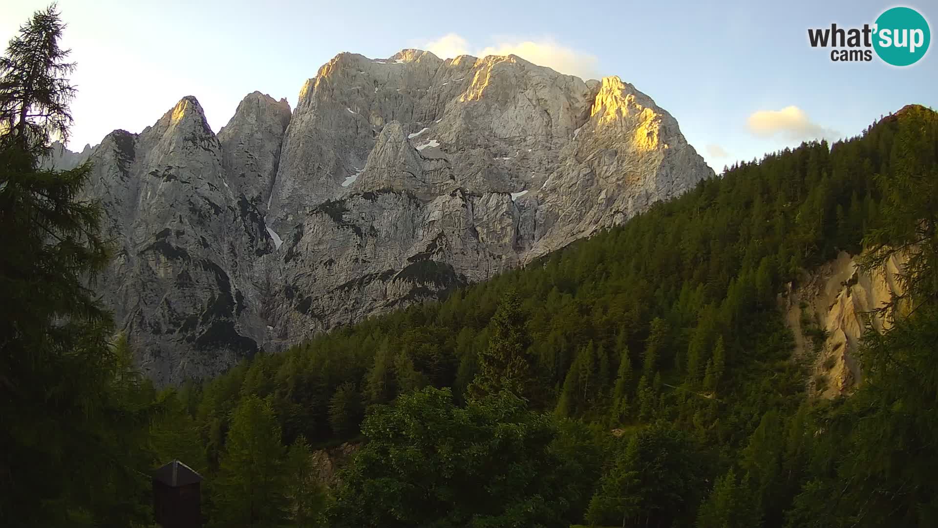 Vršič LIVE Webcam Haus Erjavčeva – Blick auf PRISOJNIK – Slowenien