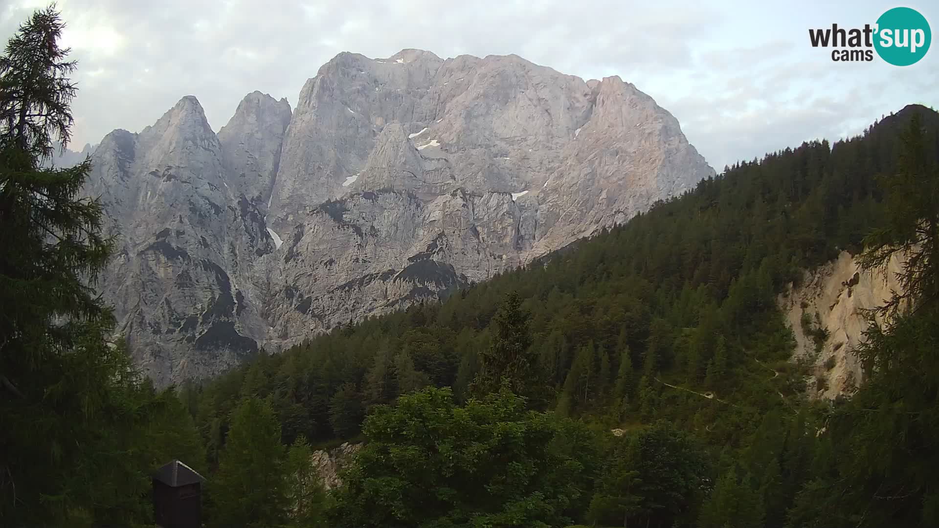 Webcam Vršič LIVE maison Erjavčeva – vue sur PRISOJNIK – Slovénie