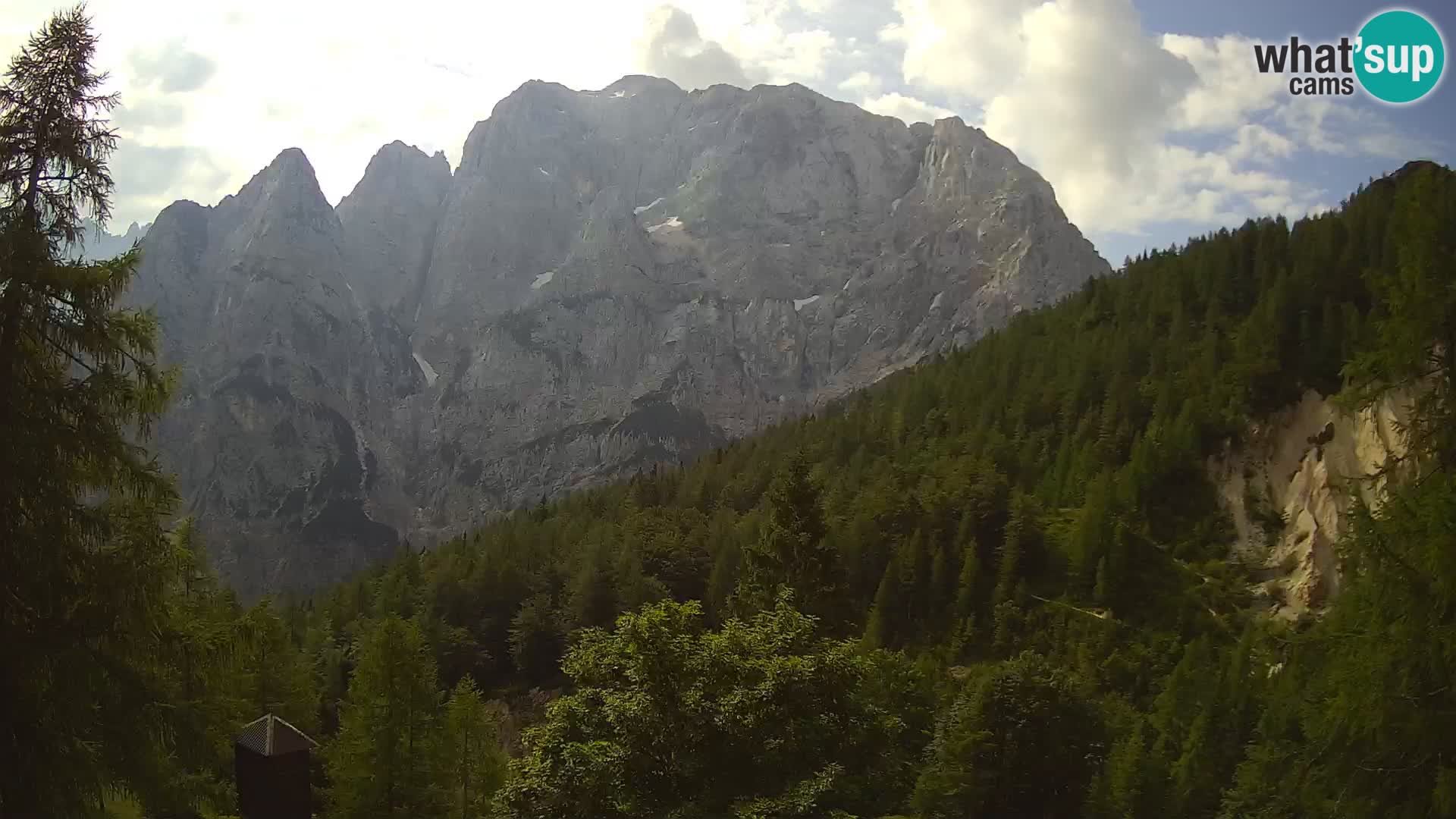 Vršič LIVE webcam Erjavčeva house – view to PRISOJNIK – Slovenia