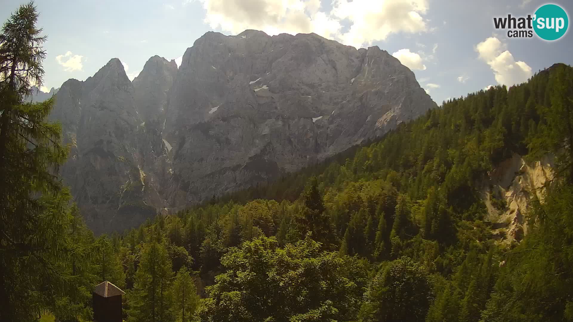 Vršič LIVE webcam Erjavčeva house – view to PRISOJNIK – Slovenia