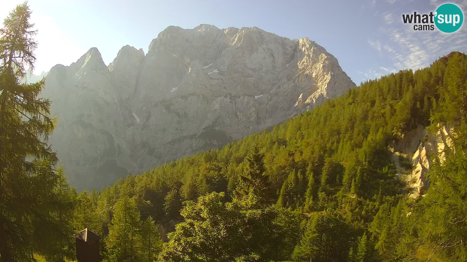 Vršič LIVE webcam Erjavčeva house – view to PRISOJNIK – Slovenia