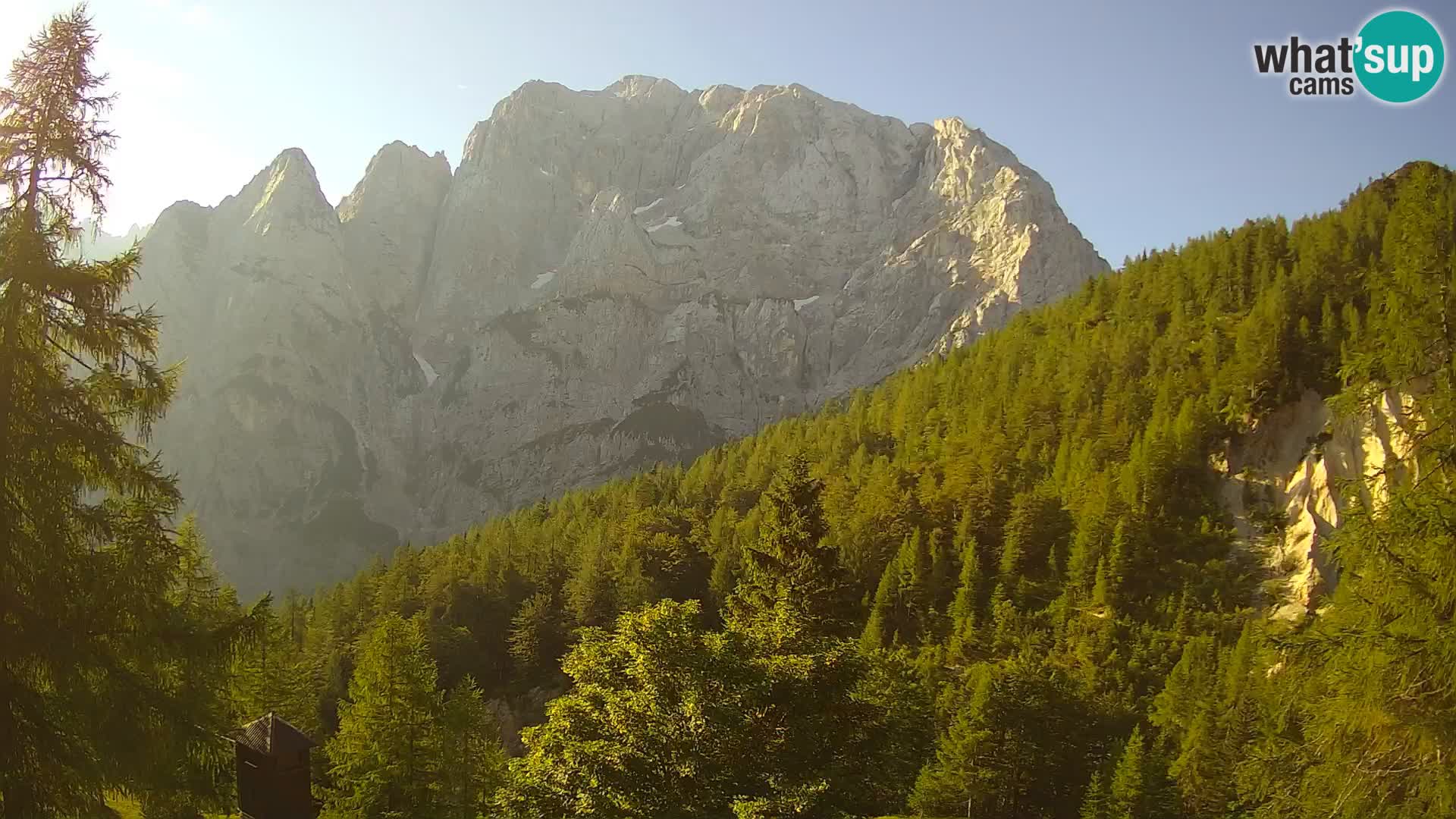 Vršič LIVE webcam Erjavčeva house – view to PRISOJNIK – Slovenia