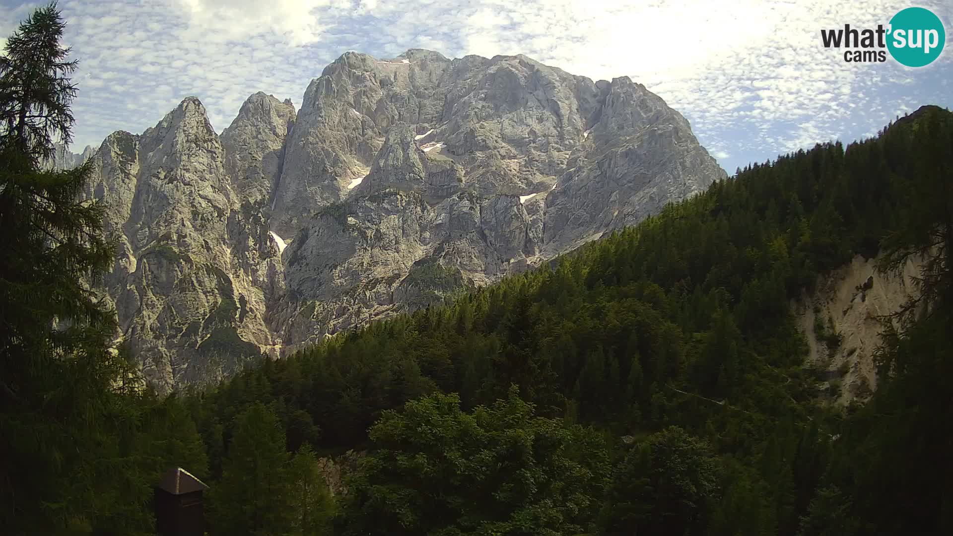 Vršič web kamera Erjavčeva kuća – view to PRISOJNIK – Slovenija