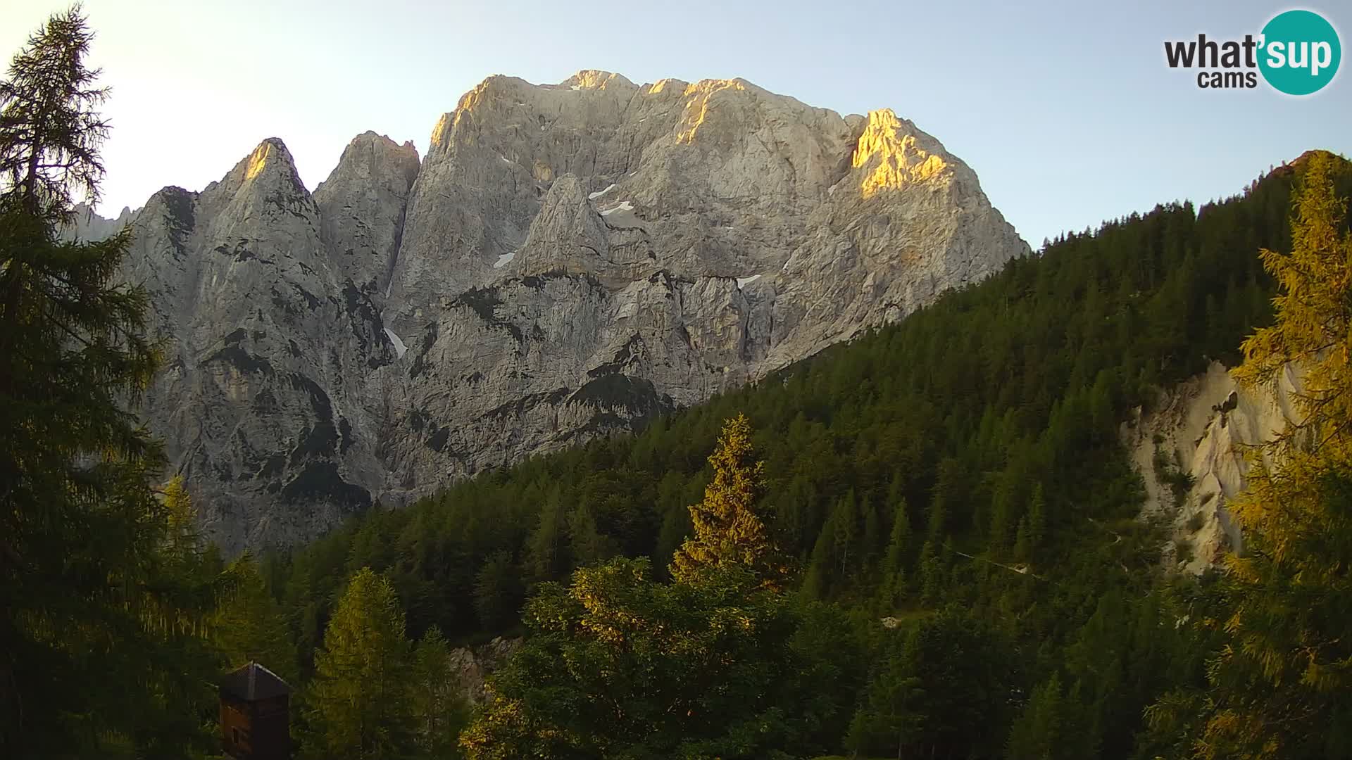 Webcam Vršič LIVE maison Erjavčeva – vue sur PRISOJNIK – Slovénie