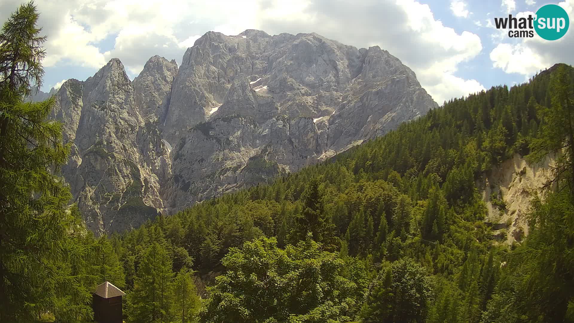 Vršič web kamera Erjavčeva kuća – view to PRISOJNIK – Slovenija