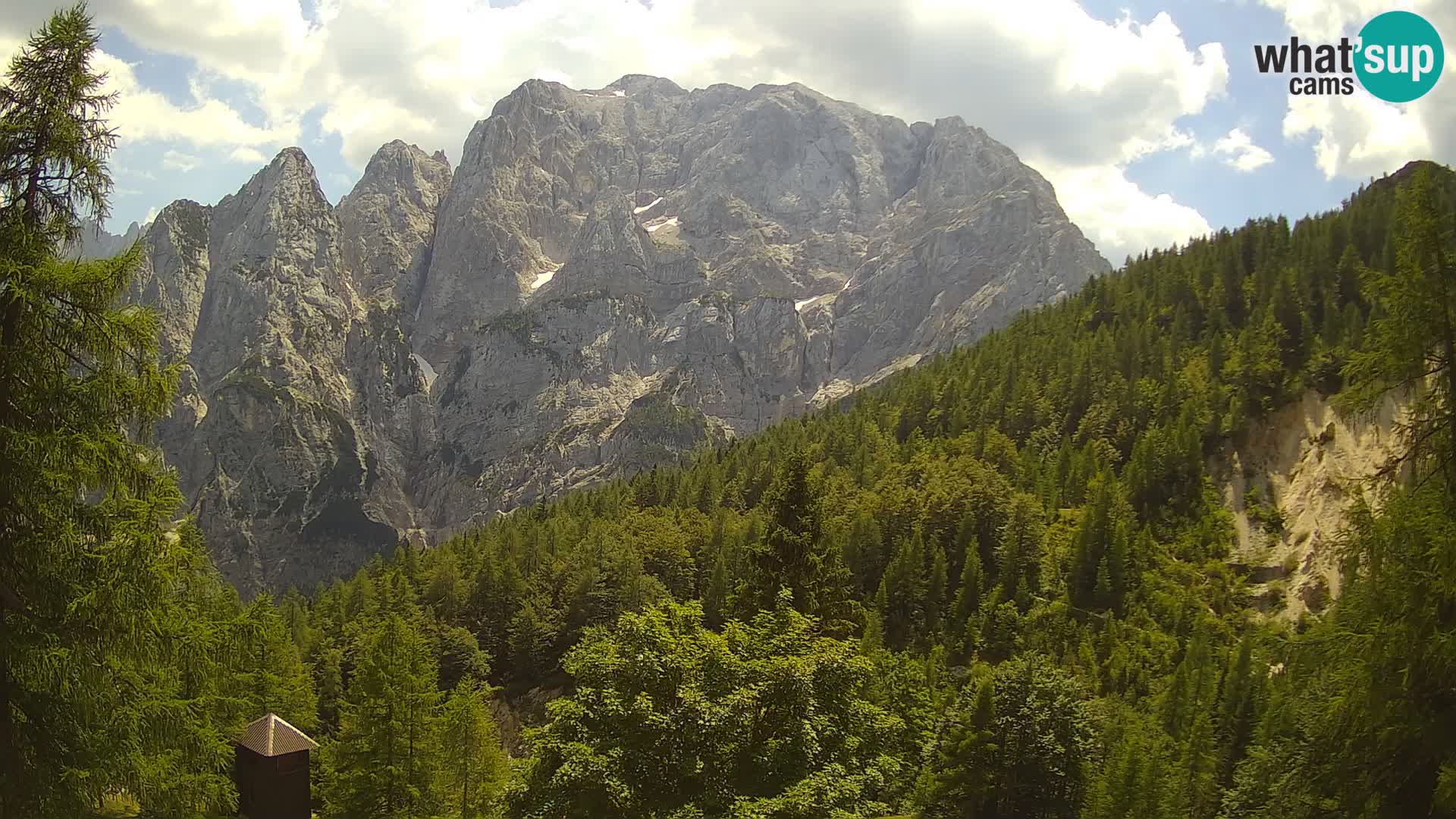 Vršič LIVE webcam Erjavčeva house – view to PRISOJNIK – Slovenia