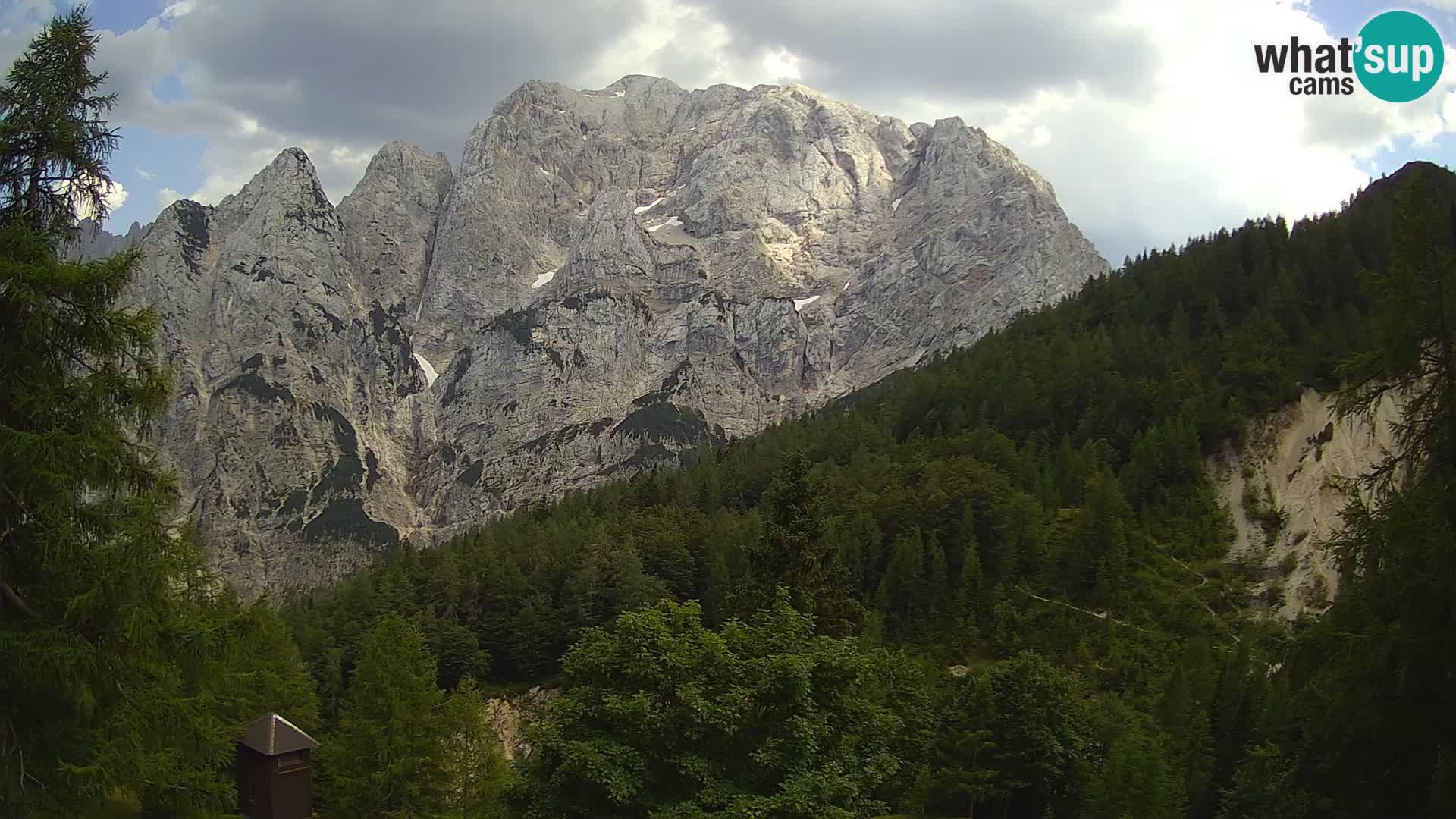 Vršič spletna kamera Erjavčeva hiša – pogled na PRISOJNIK