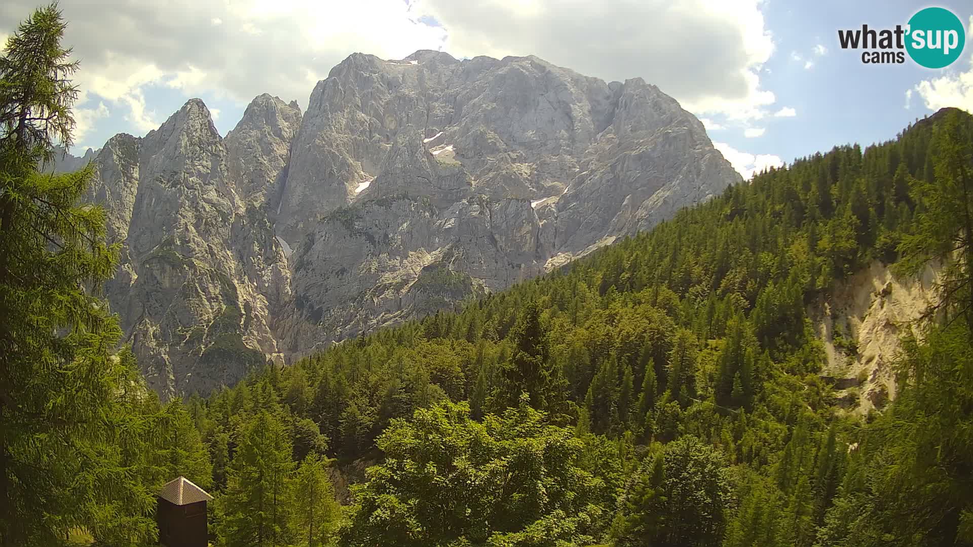 Vršič web kamera Erjavčeva kuća – view to PRISOJNIK – Slovenija