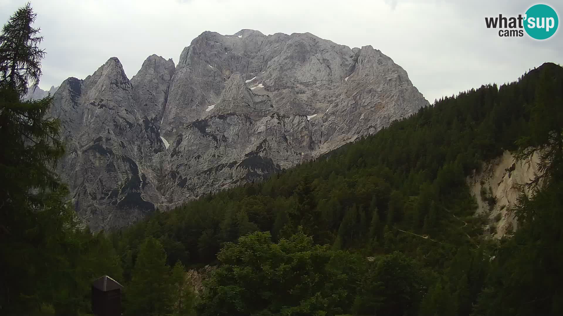 Vršič web kamera Erjavčeva kuća – view to PRISOJNIK – Slovenija