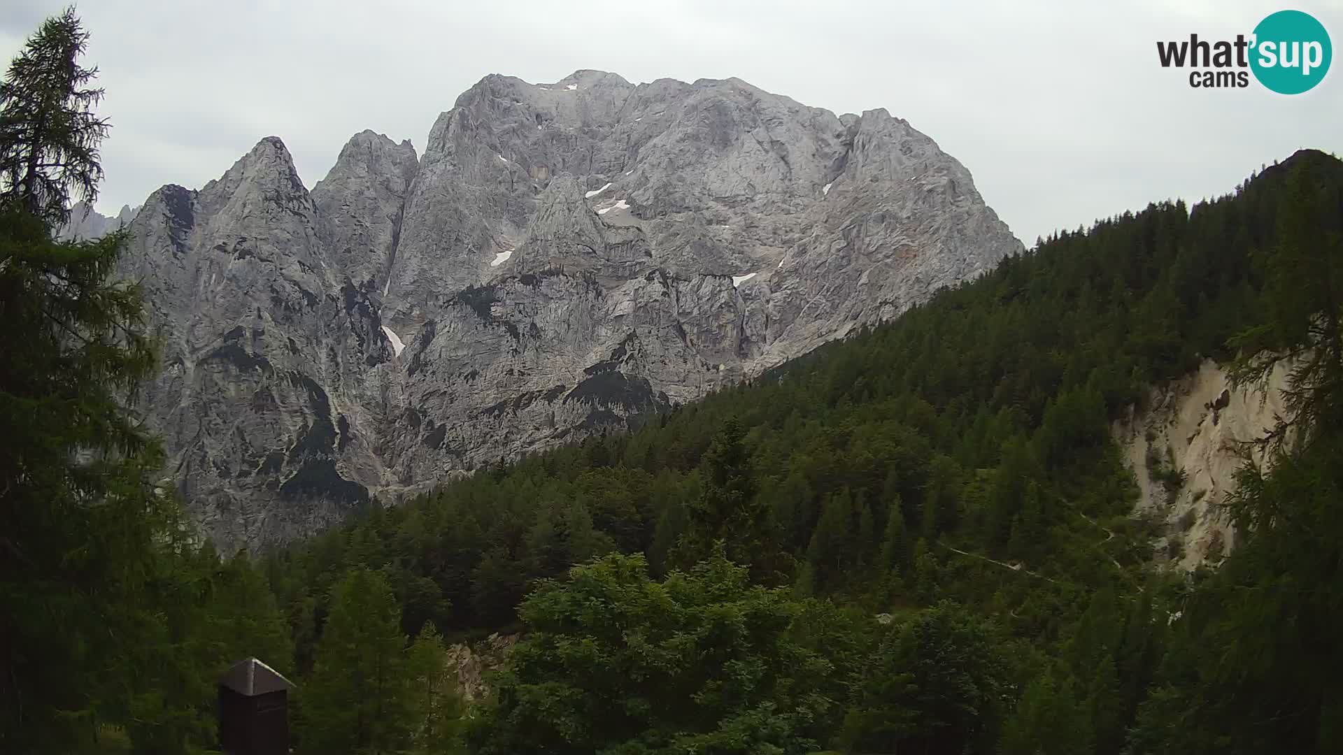 Vršič web kamera Erjavčeva kuća – view to PRISOJNIK – Slovenija