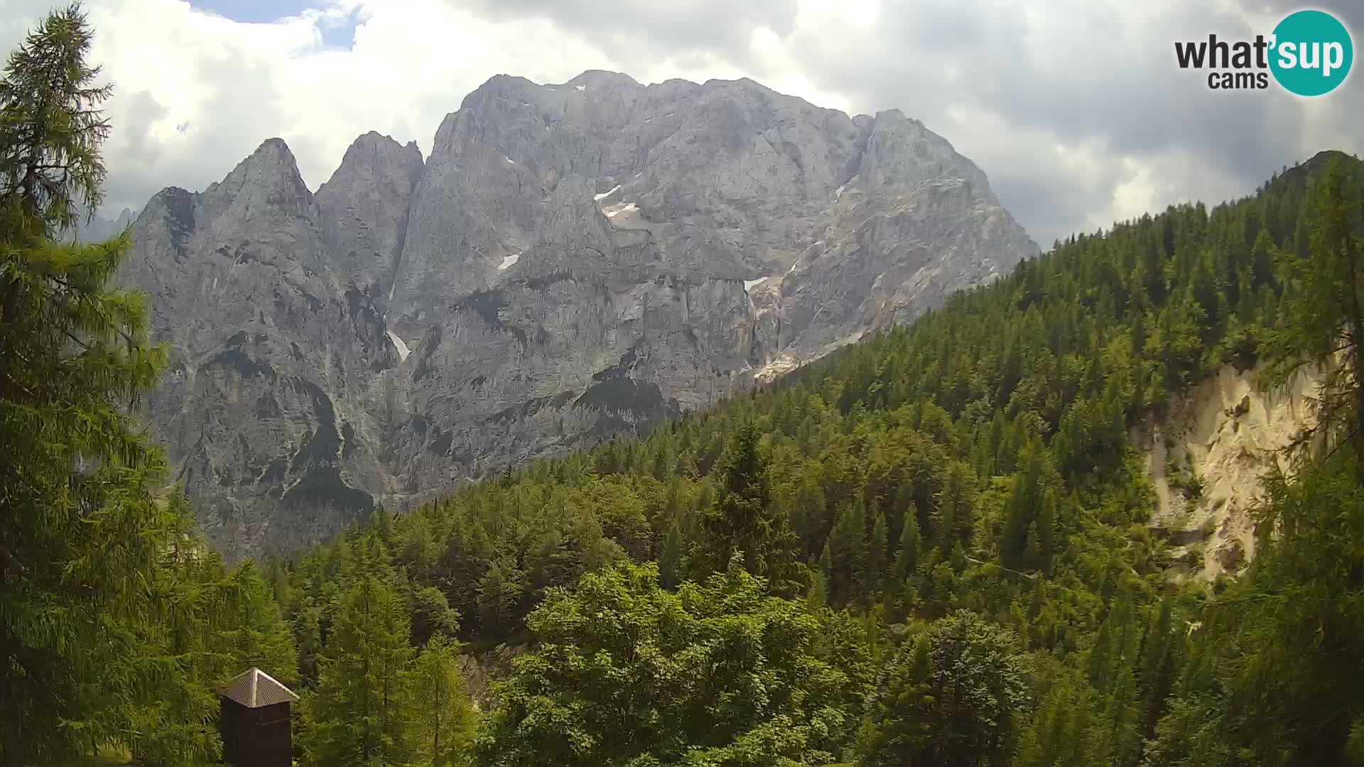 Vršič LIVE webcam Erjavčeva house – view to PRISOJNIK – Slovenia