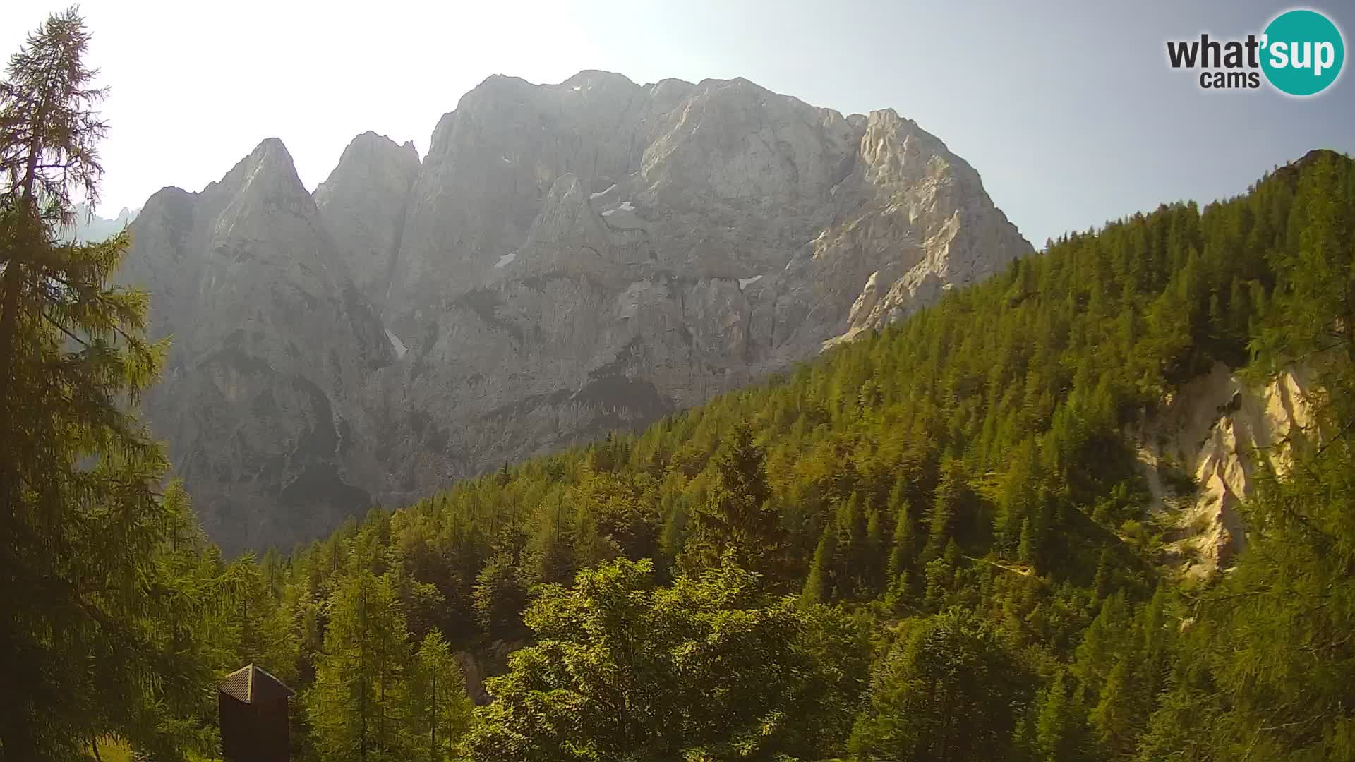 Vršič LIVE webcam Erjavčeva house – view to PRISOJNIK – Slovenia