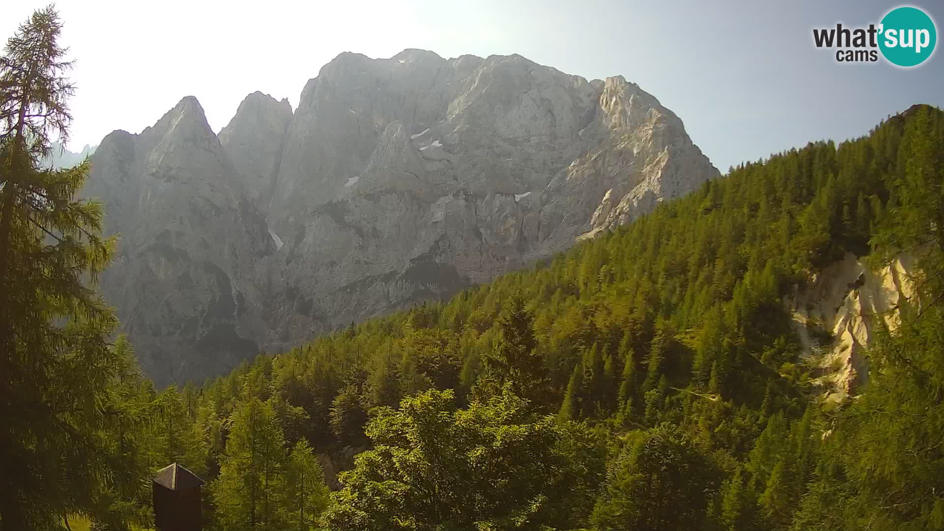 Vršič LIVE webcam Erjavčeva house – view to PRISOJNIK – Slovenia