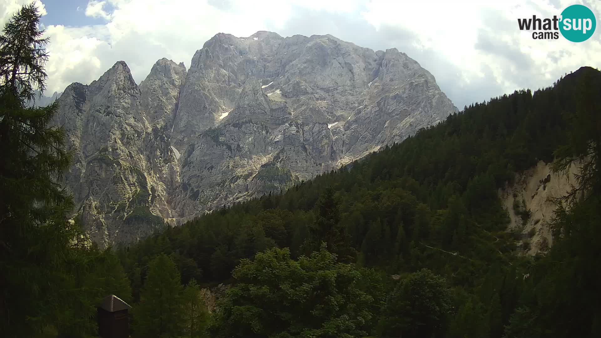 Vršič web kamera Erjavčeva kuća – view to PRISOJNIK – Slovenija