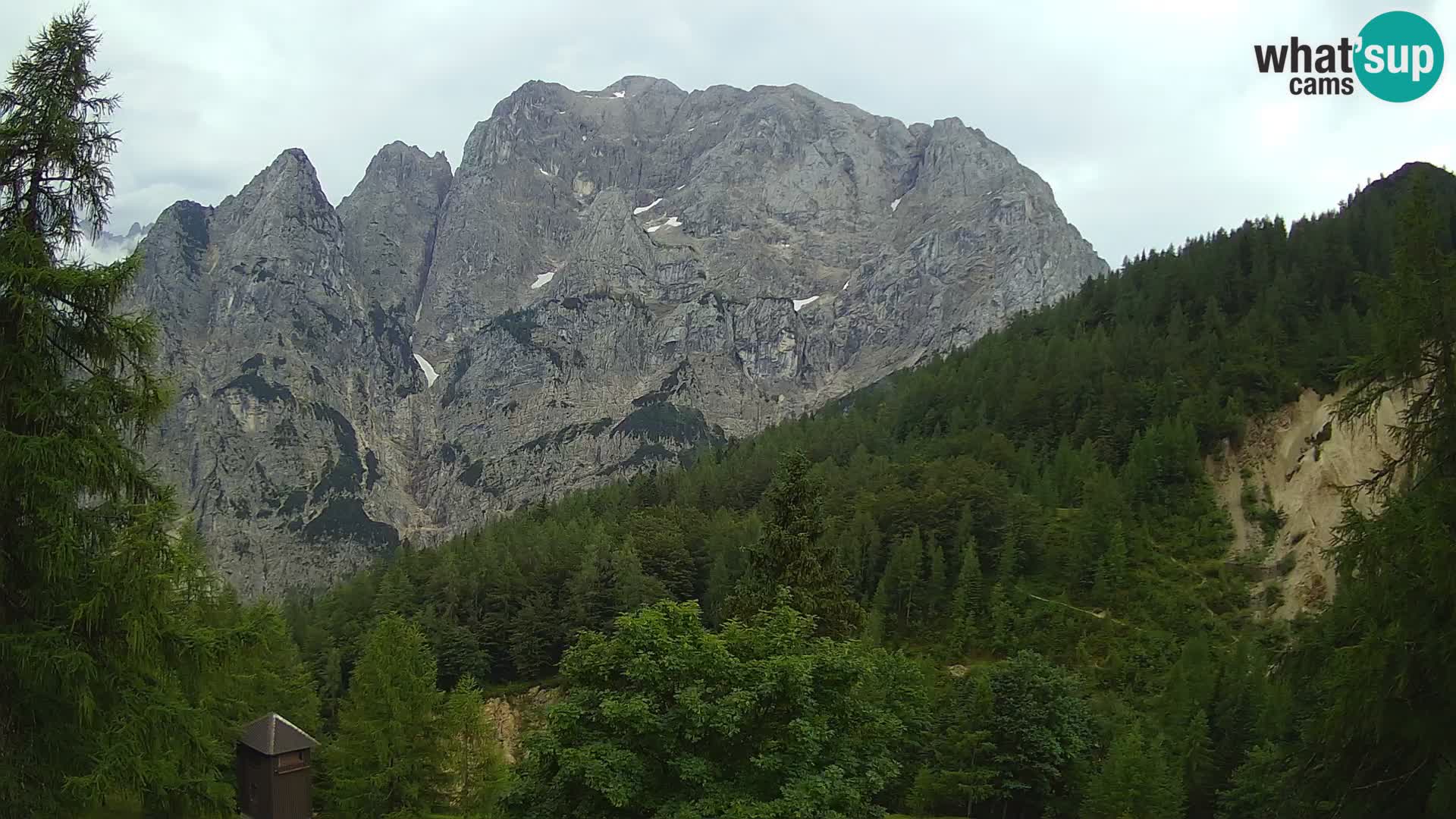 Vršič spletna kamera Erjavčeva hiša – pogled na PRISOJNIK