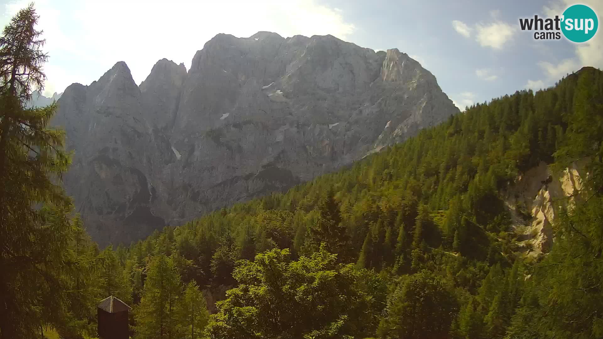 Vršič web kamera Erjavčeva kuća – view to PRISOJNIK – Slovenija