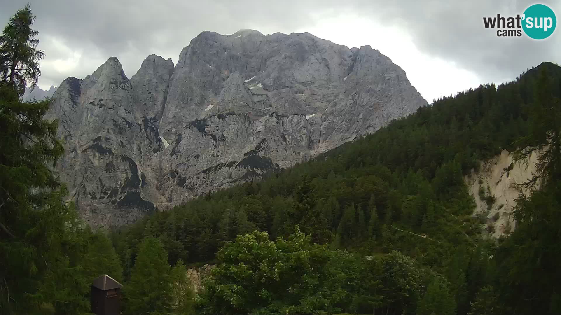 Vršič spletna kamera Erjavčeva hiša – pogled na PRISOJNIK