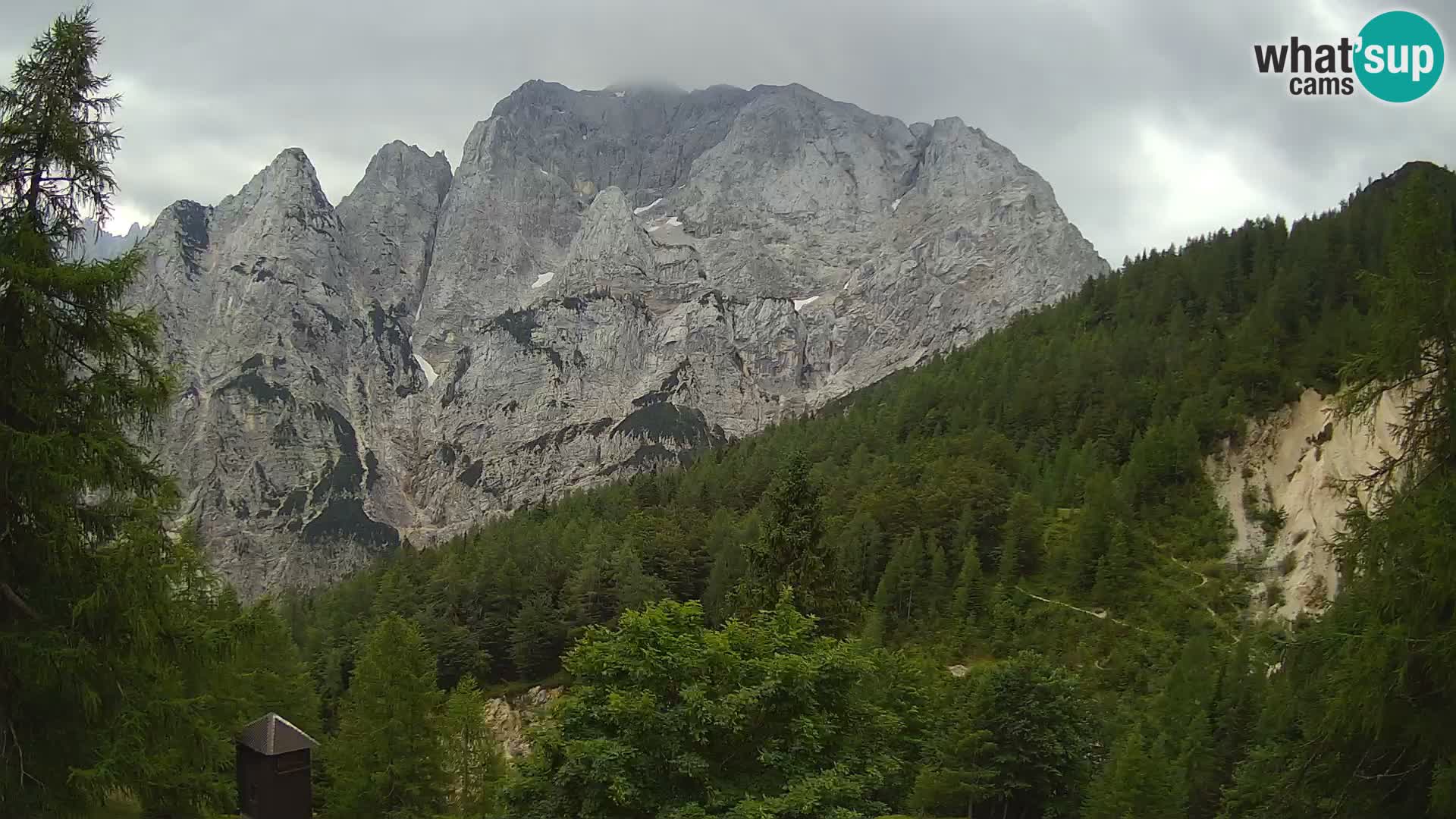 Vršič LIVE webcam casa Erjavčeva – vista sul PRISOJNIK – Slovenia
