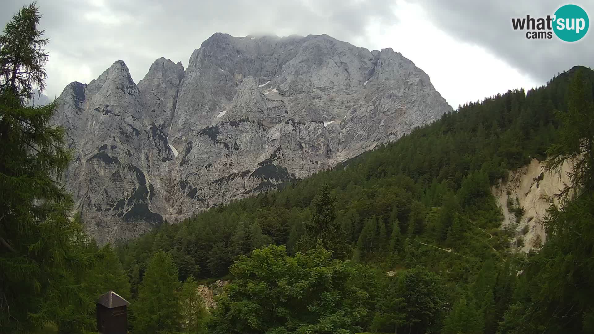 Vršič LIVE webcam casa Erjavčeva – vista sul PRISOJNIK – Slovenia