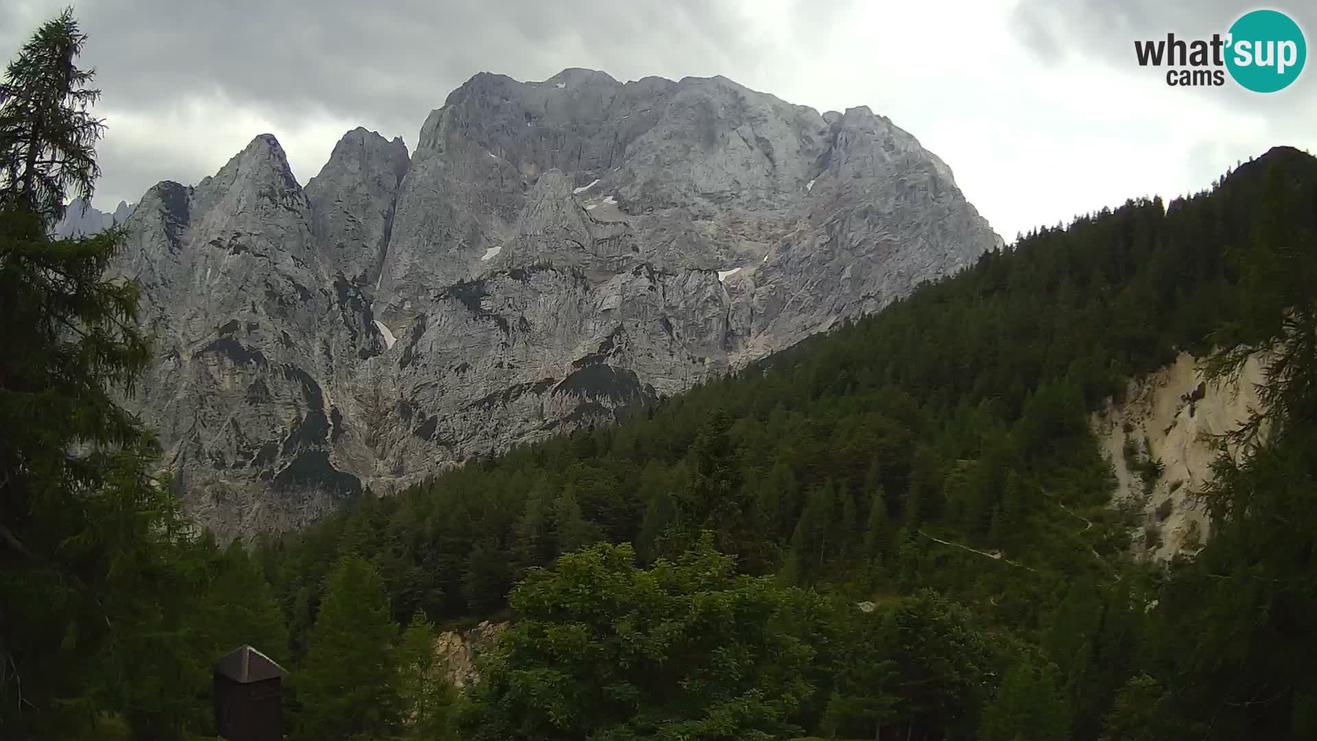 Vršič web kamera Erjavčeva kuća – view to PRISOJNIK – Slovenija