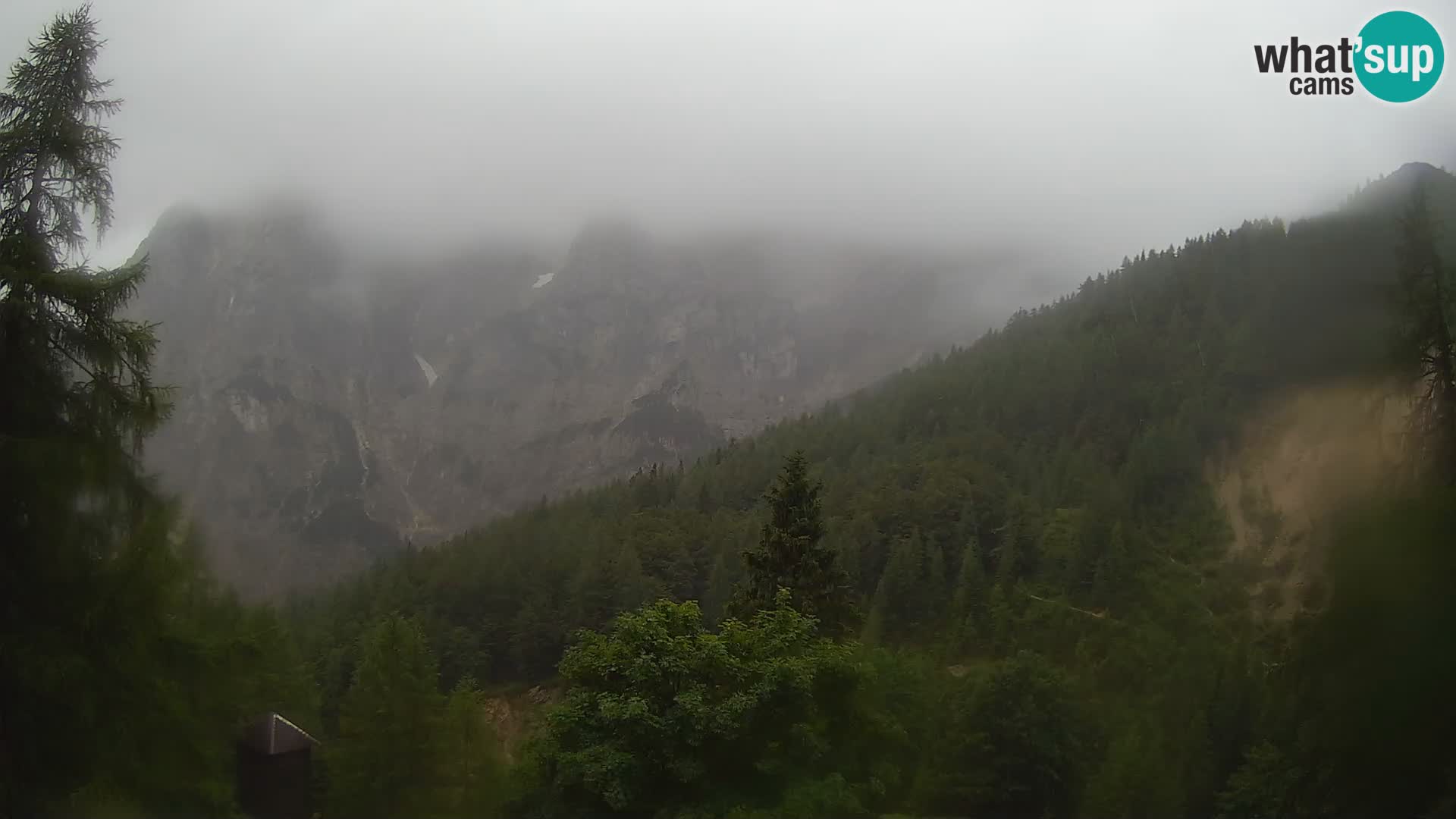 Webcam Vršič LIVE maison Erjavčeva – vue sur PRISOJNIK – Slovénie