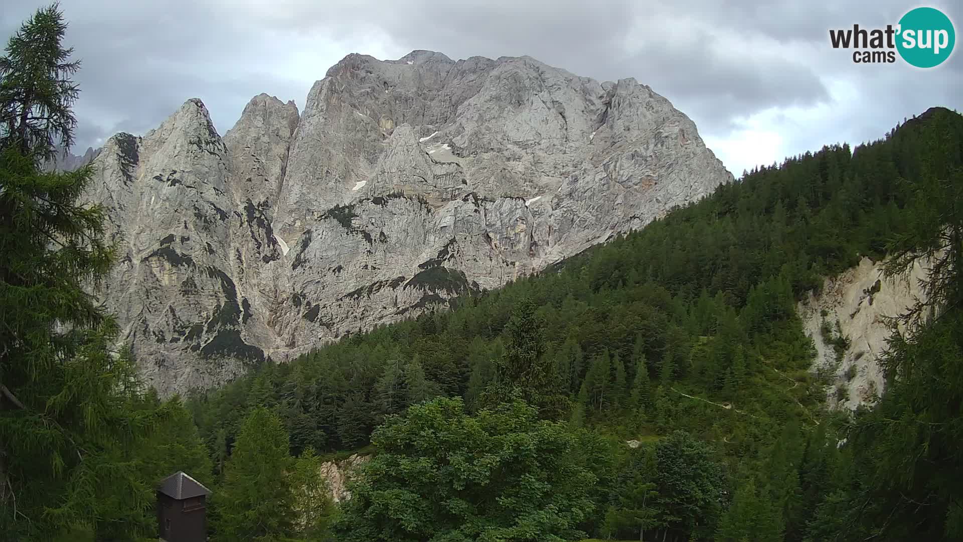 Vršič LIVE webcam casa Erjavčeva – vista sul PRISOJNIK – Slovenia