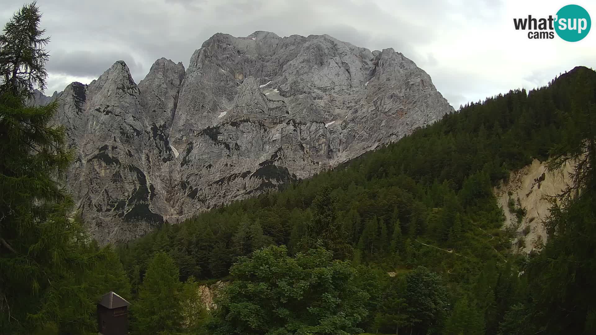 Vršič web kamera Erjavčeva kuća – view to PRISOJNIK – Slovenija
