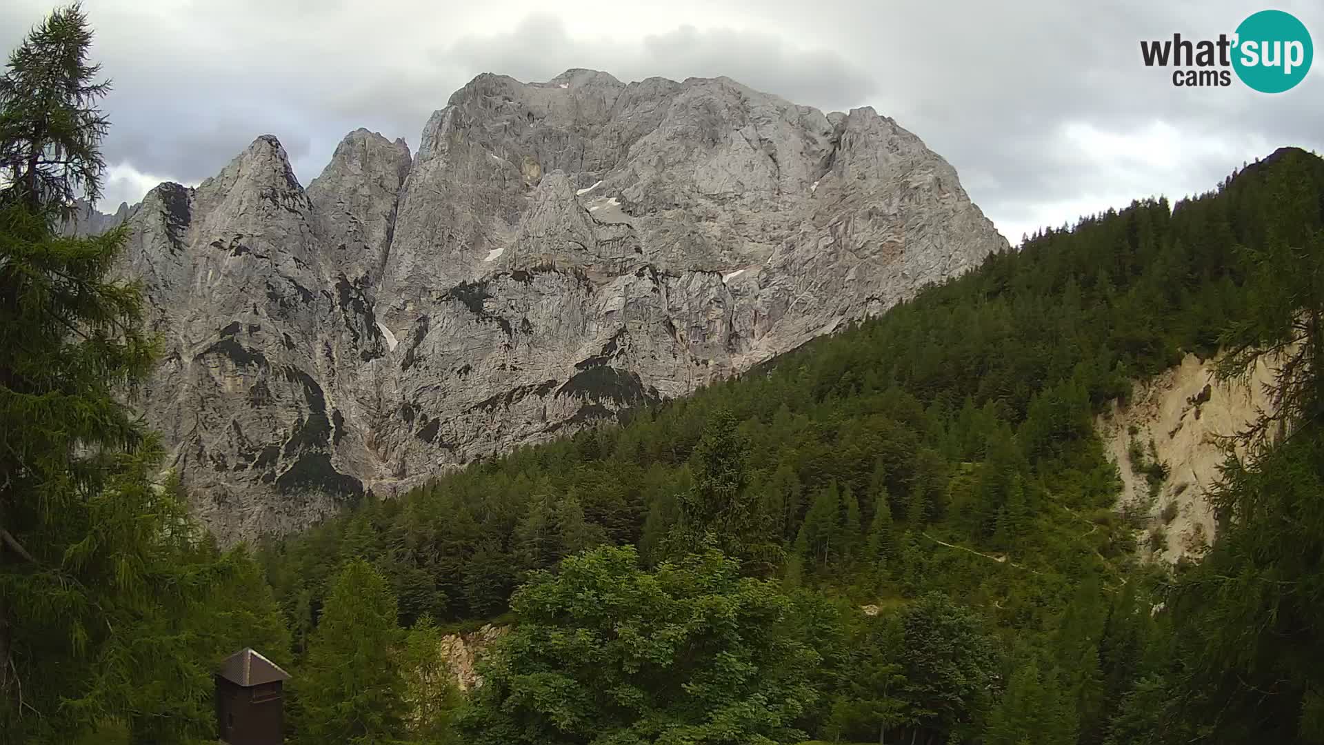 Vršič spletna kamera Erjavčeva hiša – pogled na PRISOJNIK
