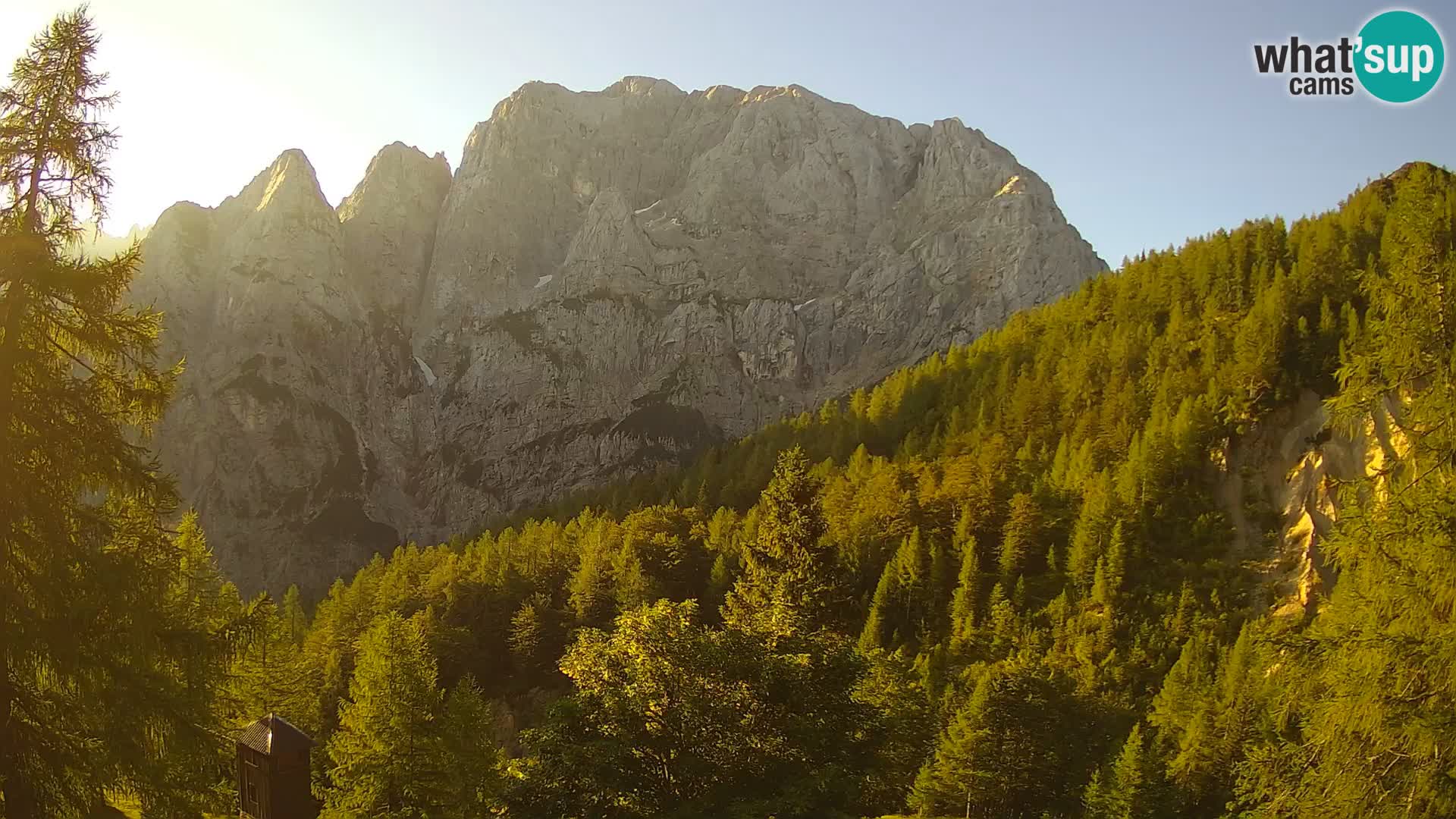 Webcam Vršič LIVE maison Erjavčeva – vue sur PRISOJNIK – Slovénie