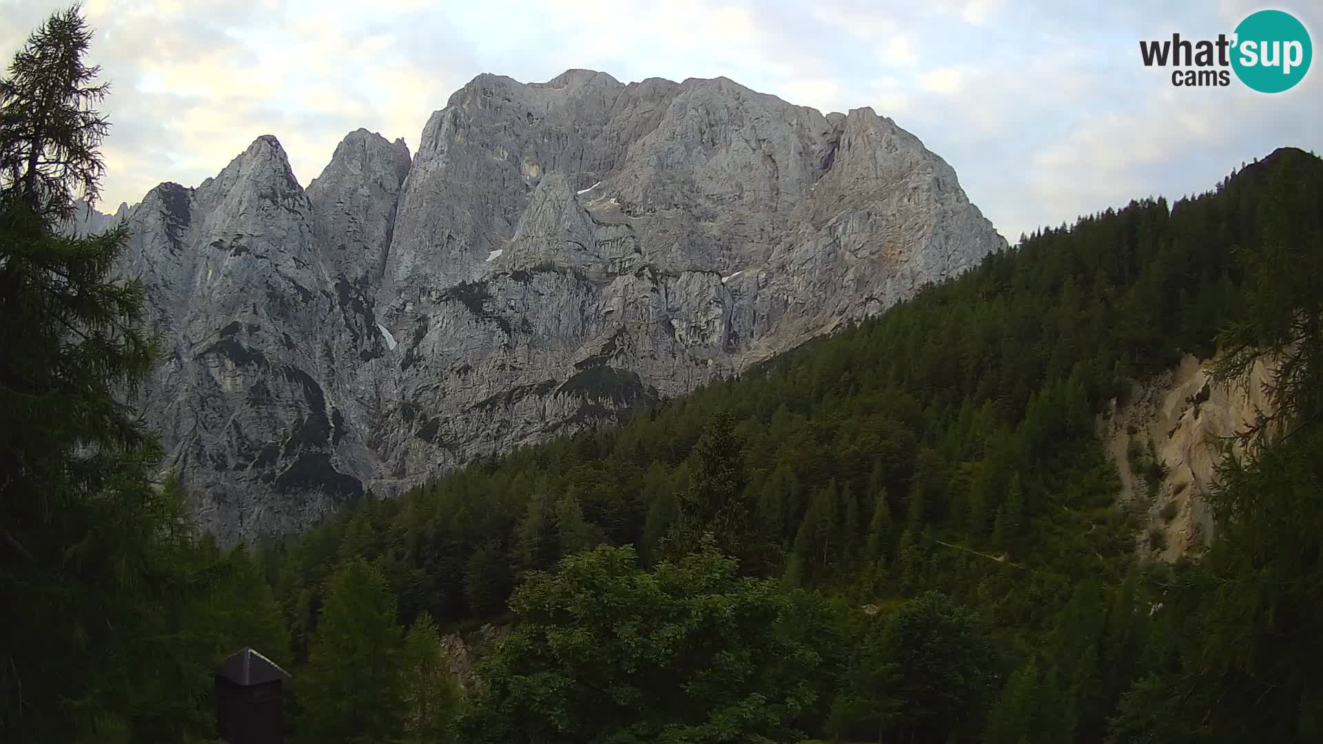 Vršič camera en vivo Casa Erjavčeva – vista a PRISOJNIK – Eslovenia
