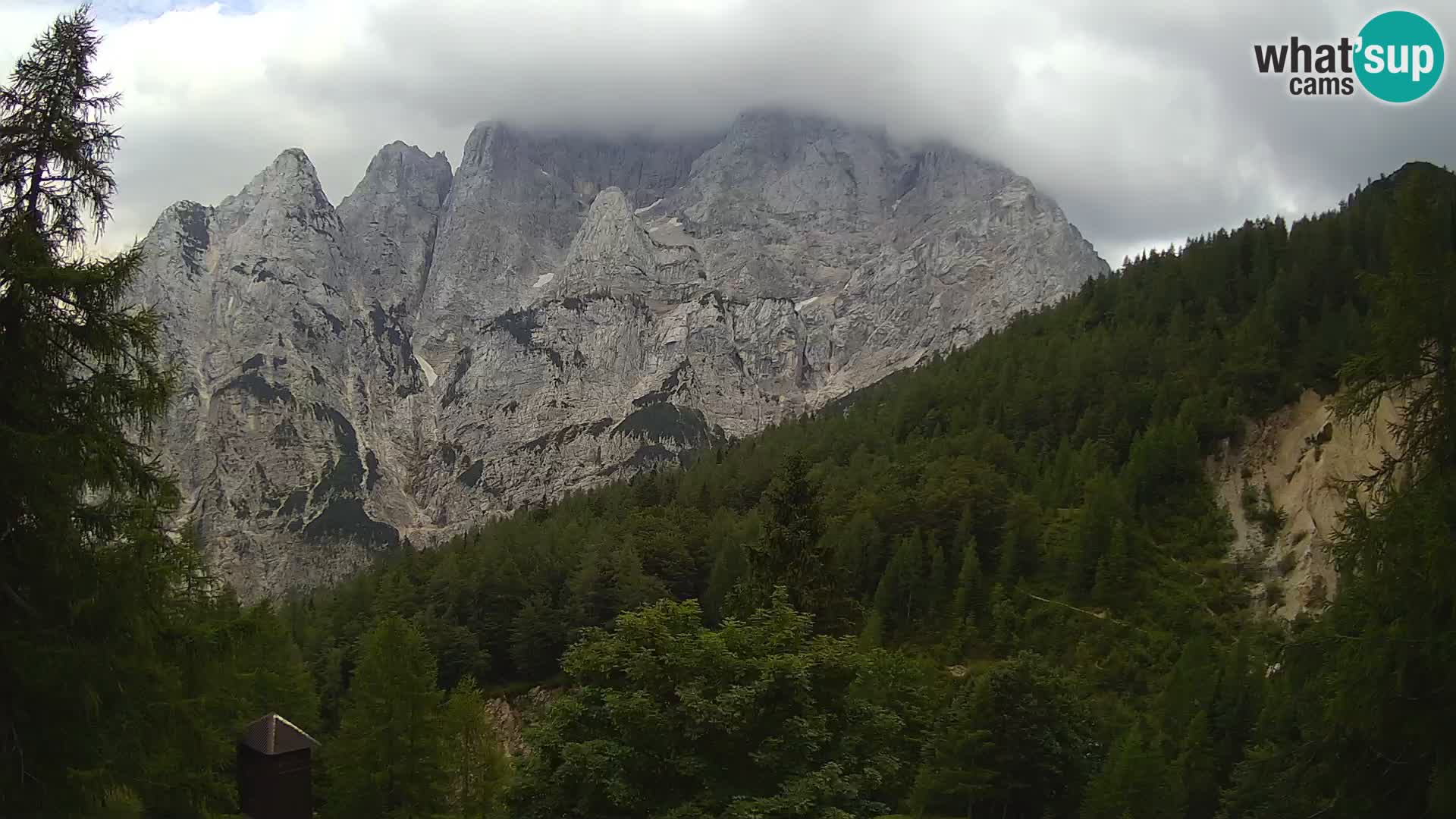 Vršič LIVE webcam casa Erjavčeva – vista sul PRISOJNIK – Slovenia