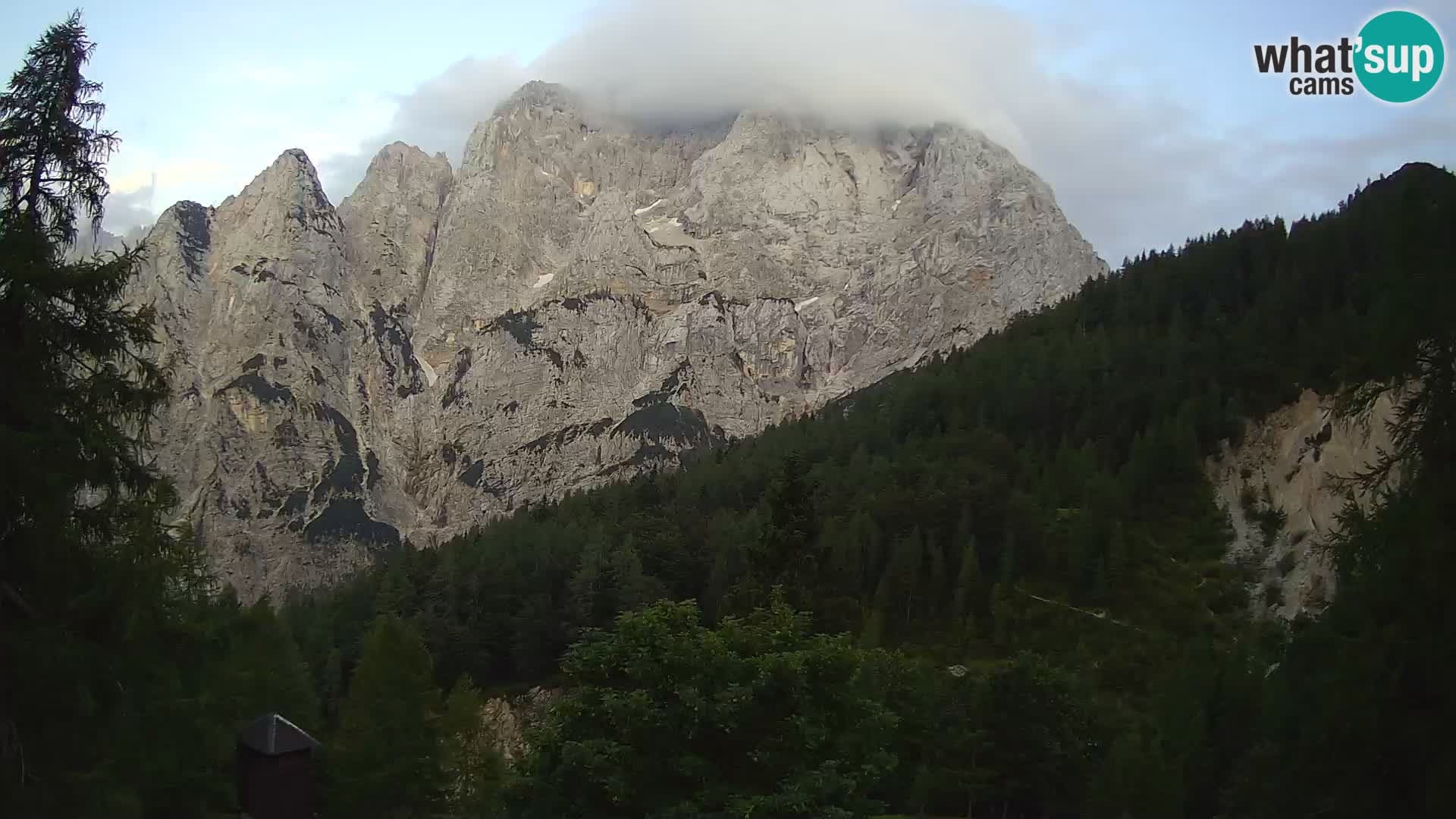 Vršič camera en vivo Casa Erjavčeva – vista a PRISOJNIK – Eslovenia