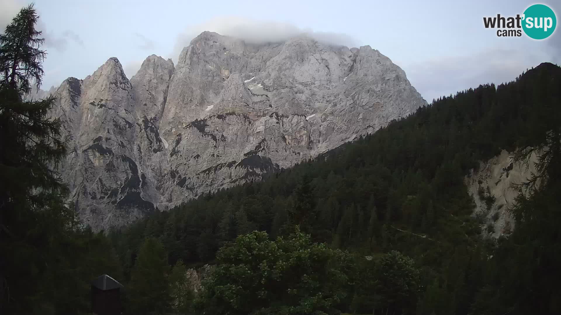 Vršič camera en vivo Casa Erjavčeva – vista a PRISOJNIK – Eslovenia