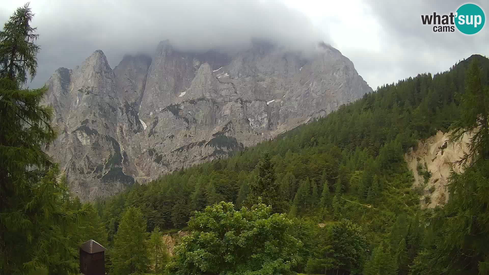 Vršič spletna kamera Erjavčeva hiša – pogled na PRISOJNIK