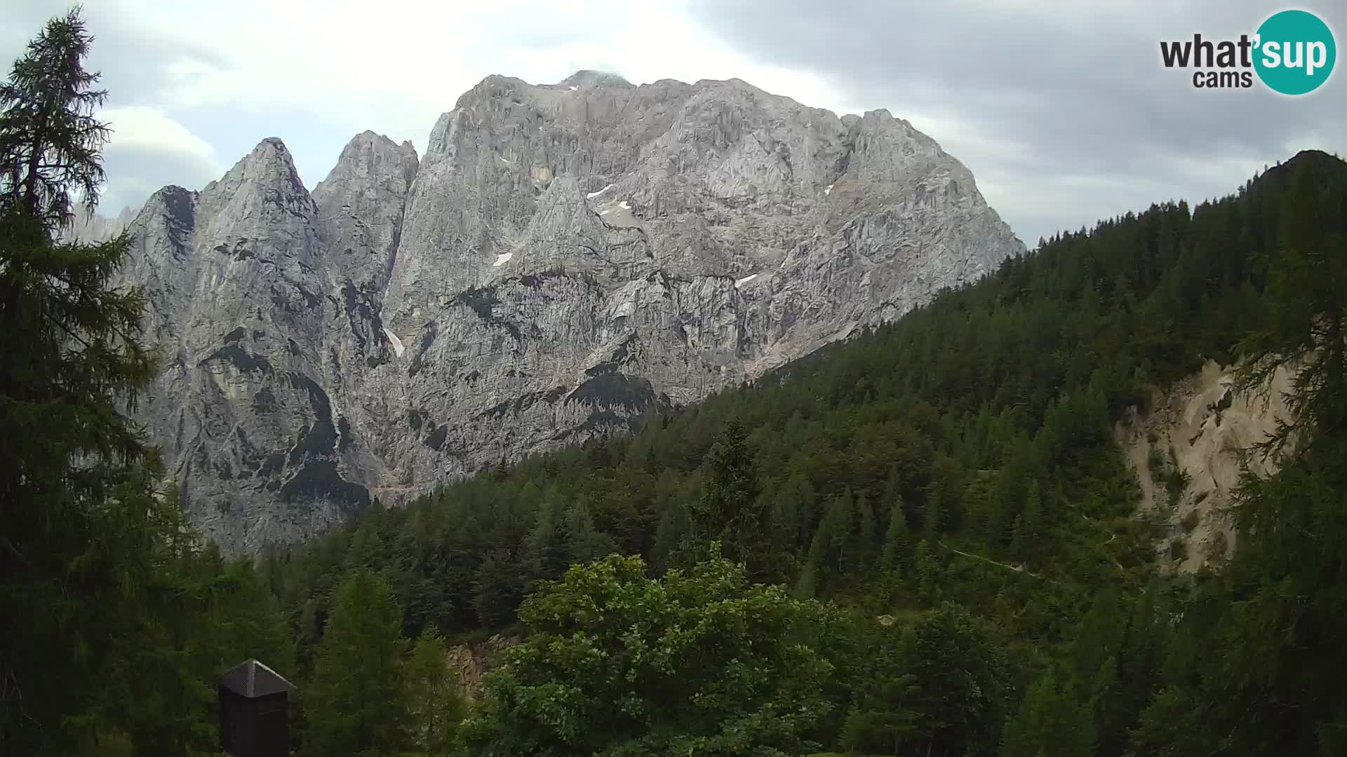 Vršič spletna kamera Erjavčeva hiša – pogled na PRISOJNIK