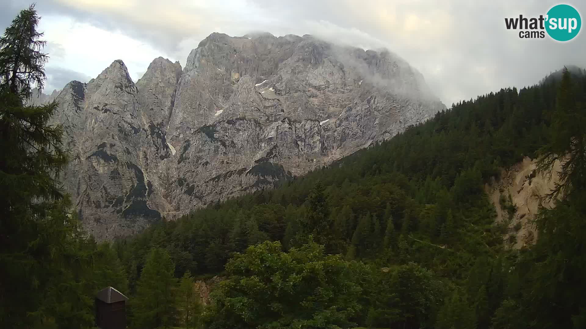 Vršič LIVE webcam casa Erjavčeva – vista sul PRISOJNIK – Slovenia