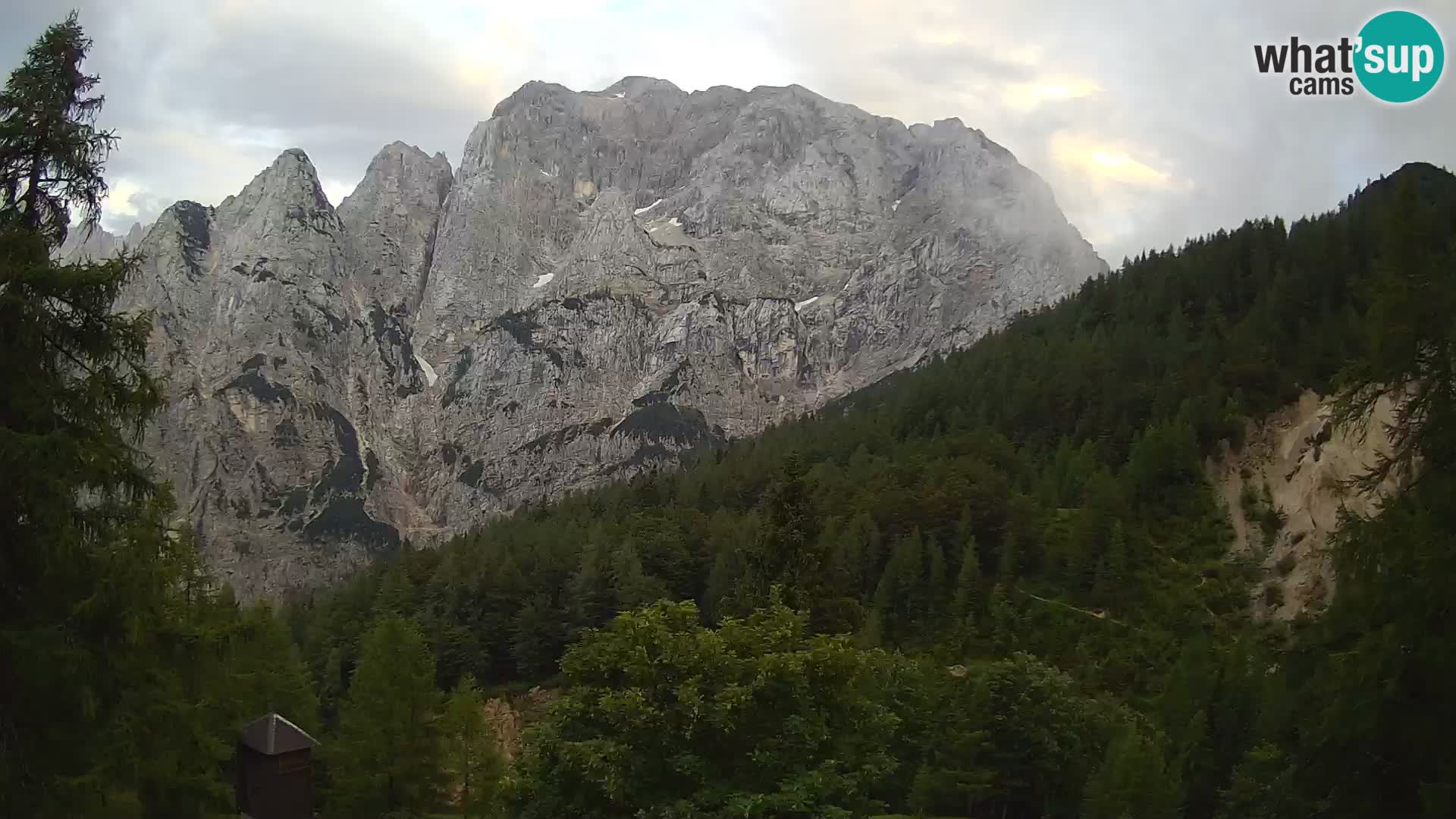 Vršič LIVE Webcam Haus Erjavčeva – Blick auf PRISOJNIK – Slowenien