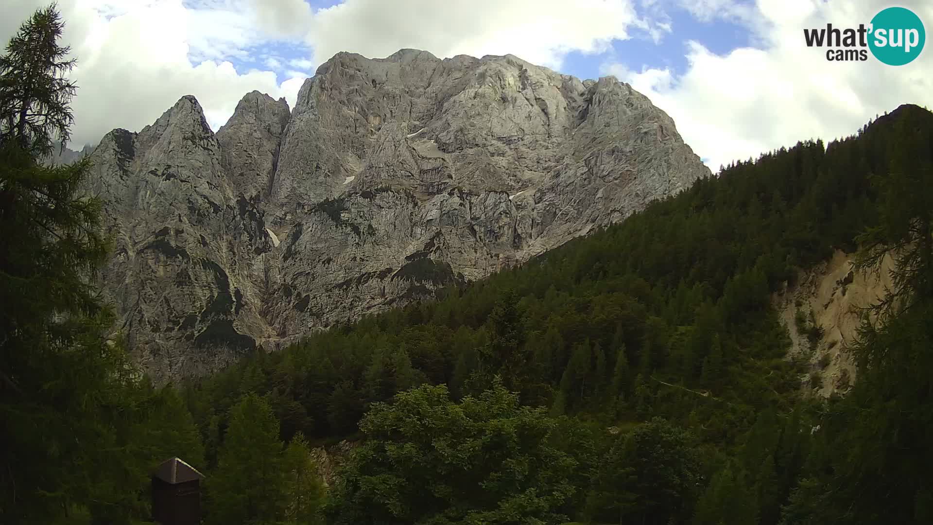 Vršič LIVE webcam Erjavčeva house – view to PRISOJNIK – Slovenia