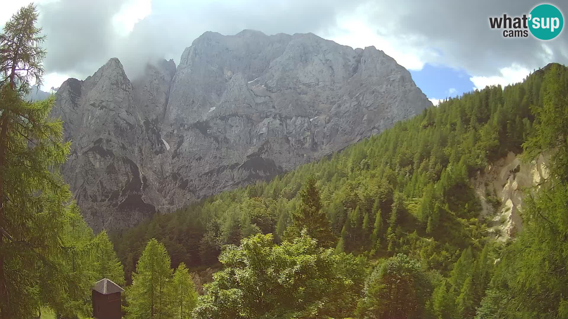 Vršič LIVE webcam Erjavčeva house – view to PRISOJNIK – Slovenia