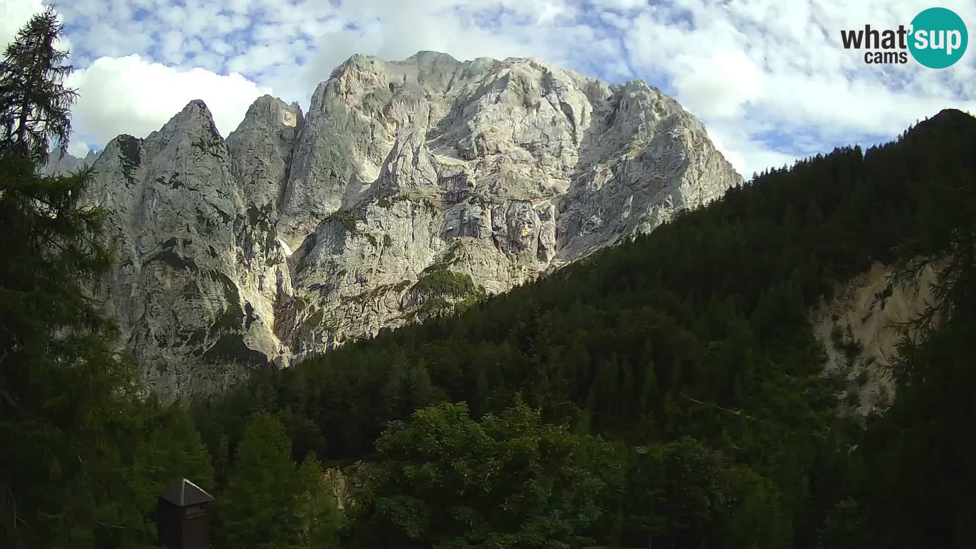 Vršič spletna kamera Erjavčeva hiša – pogled na PRISOJNIK