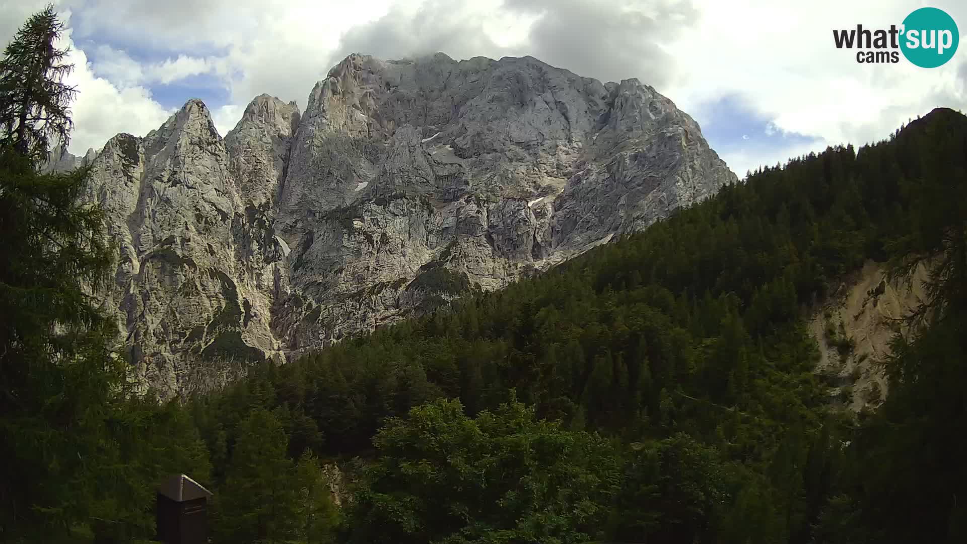 Vršič web kamera Erjavčeva kuća – view to PRISOJNIK – Slovenija