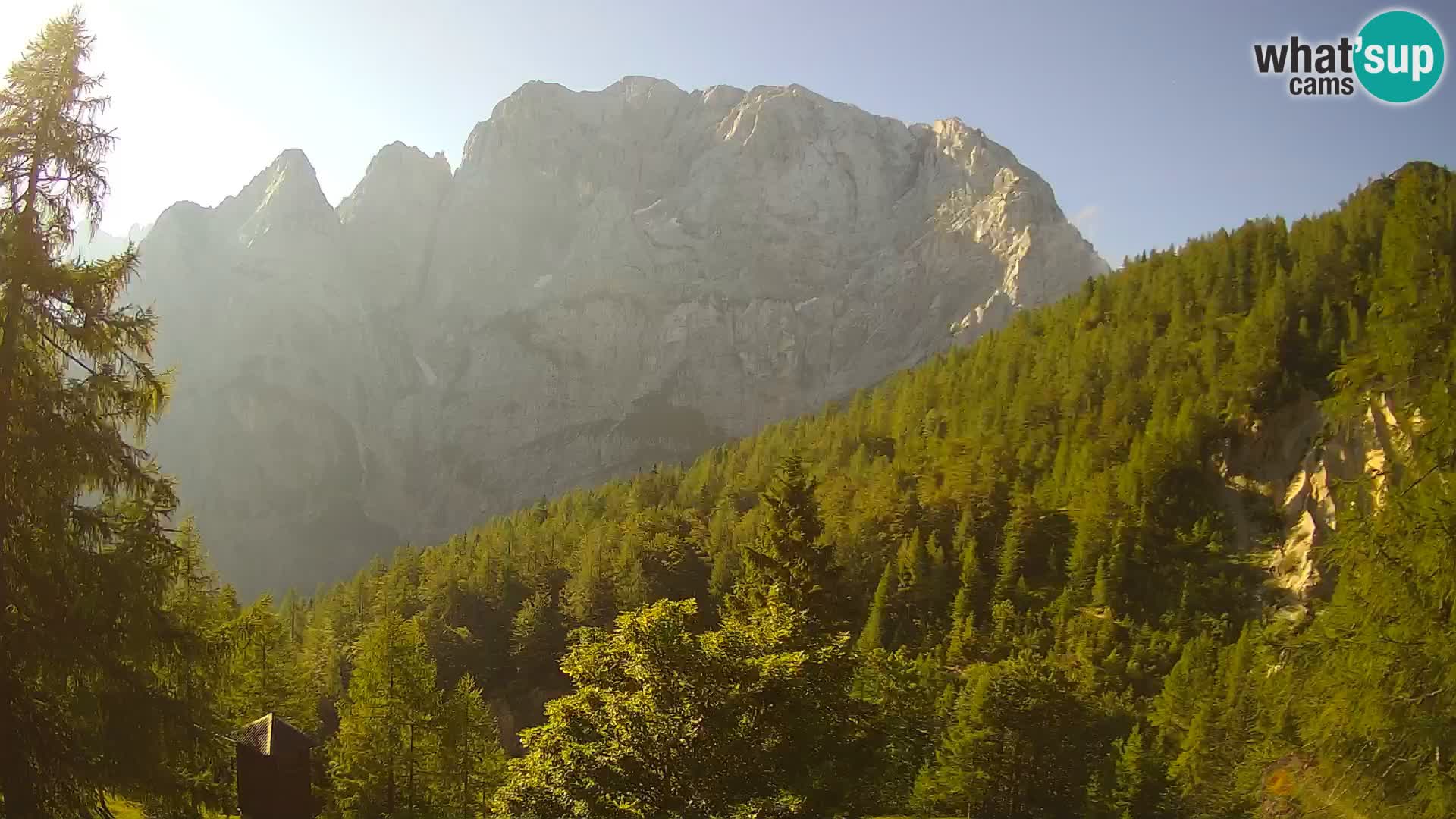 Vršič LIVE webcam Erjavčeva house – view to PRISOJNIK – Slovenia