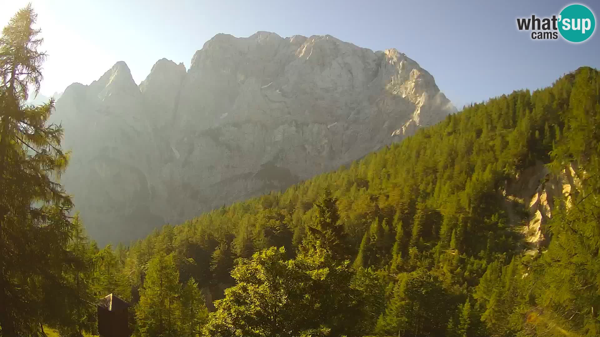 Vršič LIVE webcam Erjavčeva house – view to PRISOJNIK – Slovenia