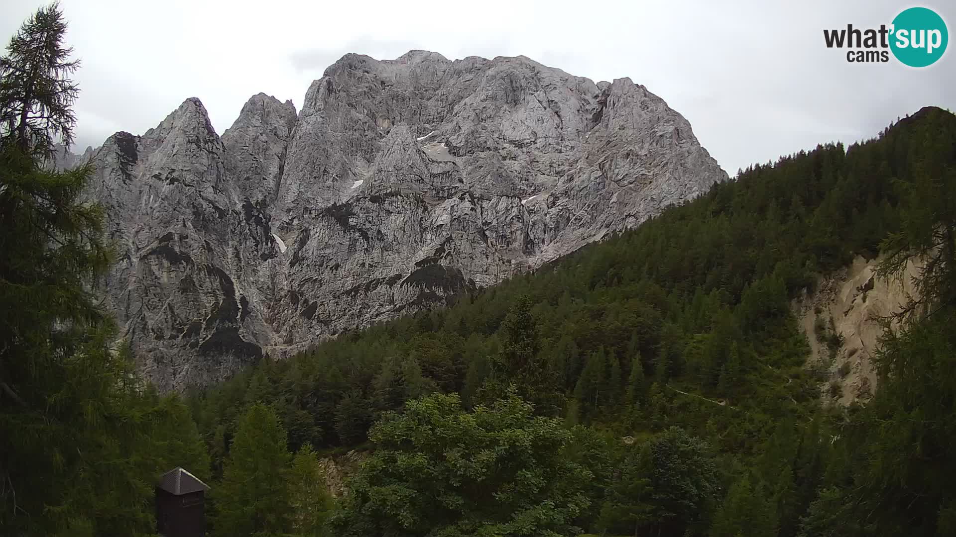 Vršič LIVE webcam casa Erjavčeva – vista sul PRISOJNIK – Slovenia