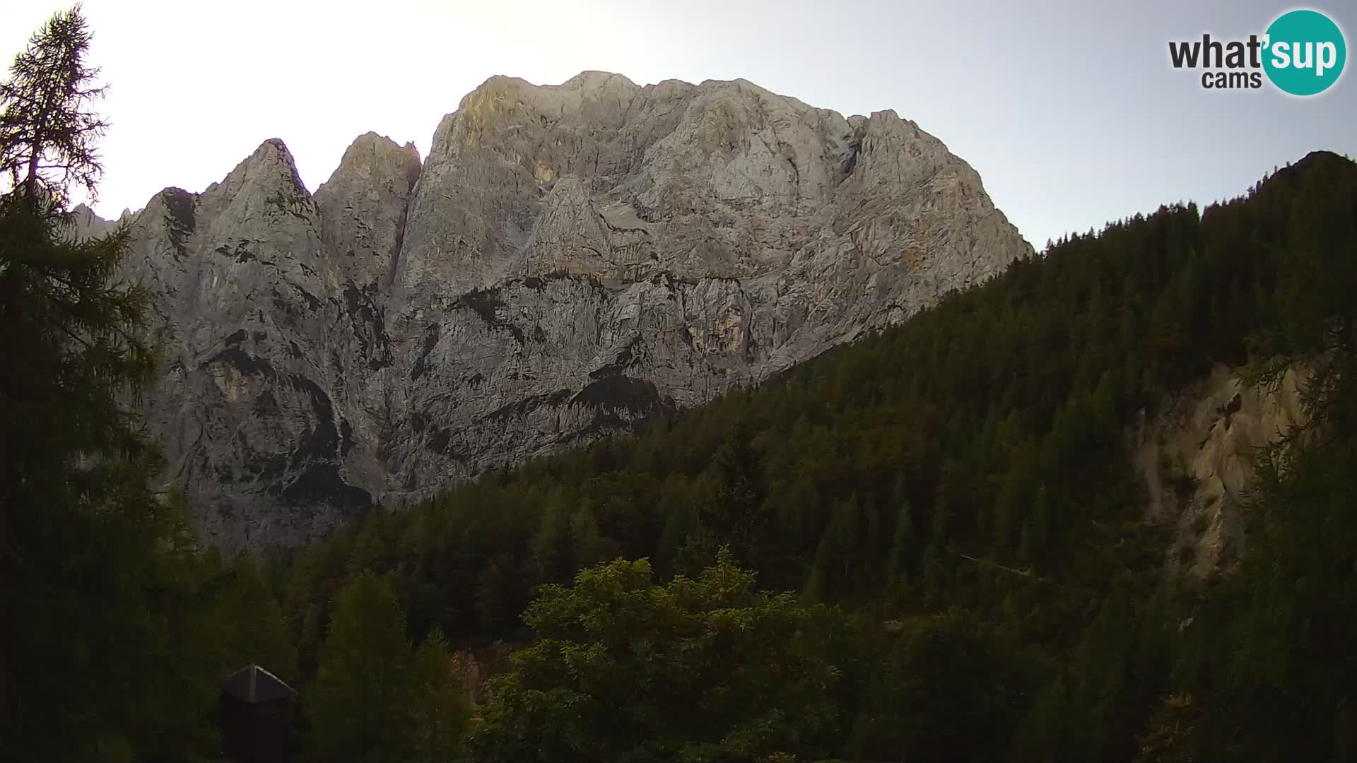 Webcam Vršič LIVE maison Erjavčeva – vue sur PRISOJNIK – Slovénie