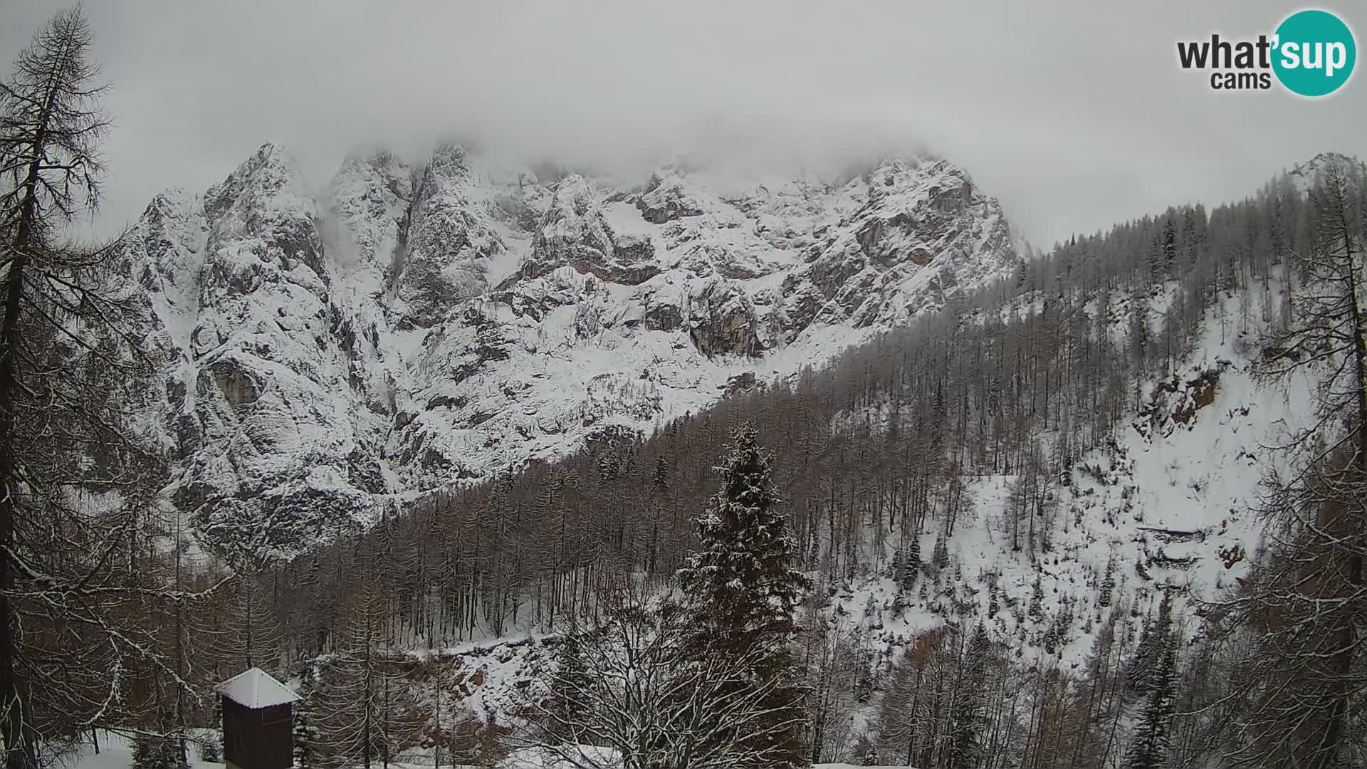 Vršič web kamera Erjavčeva kuća – view to PRISOJNIK – Slovenija