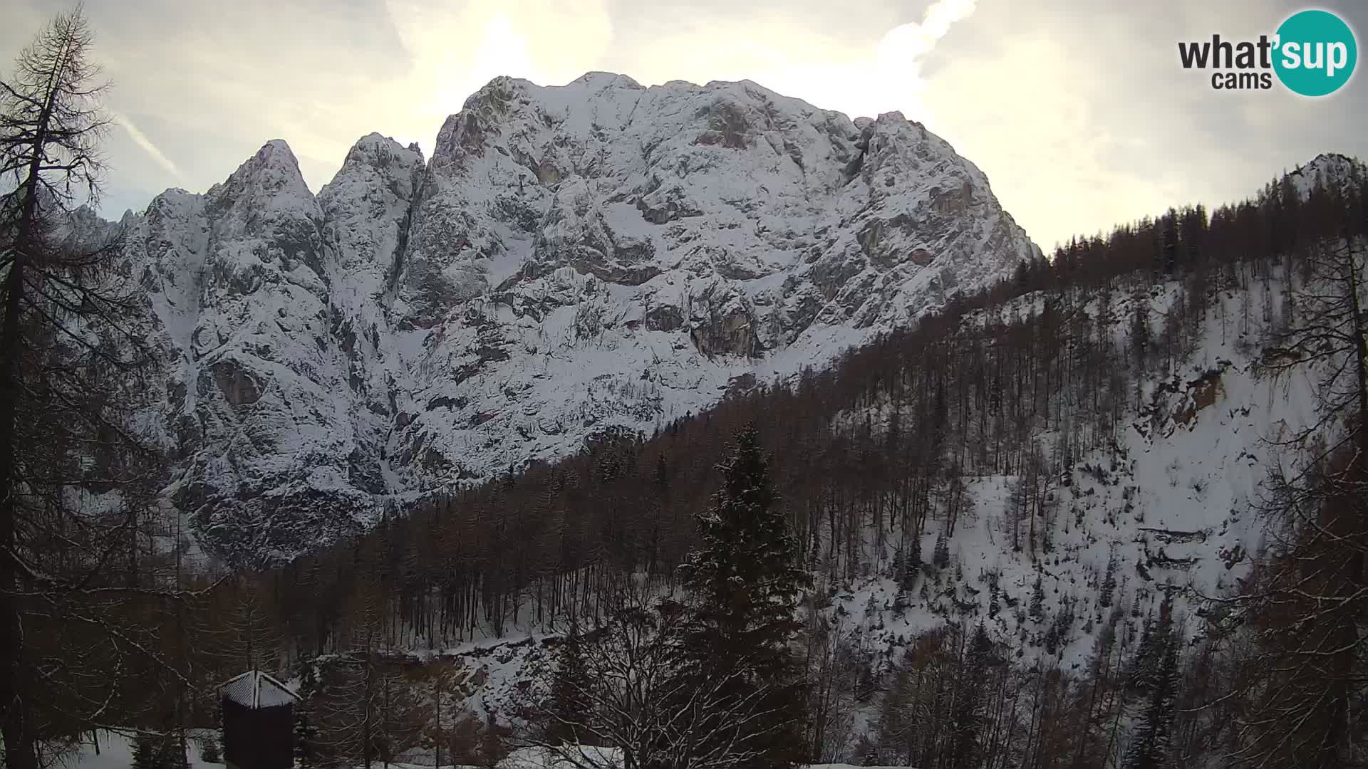 Vršič LIVE Webcam Haus Erjavčeva – Blick auf PRISOJNIK – Slowenien