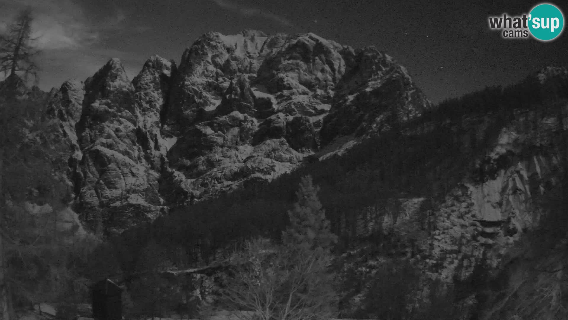 Vršič LIVE Webcam Haus Erjavčeva – Blick auf PRISOJNIK – Slowenien